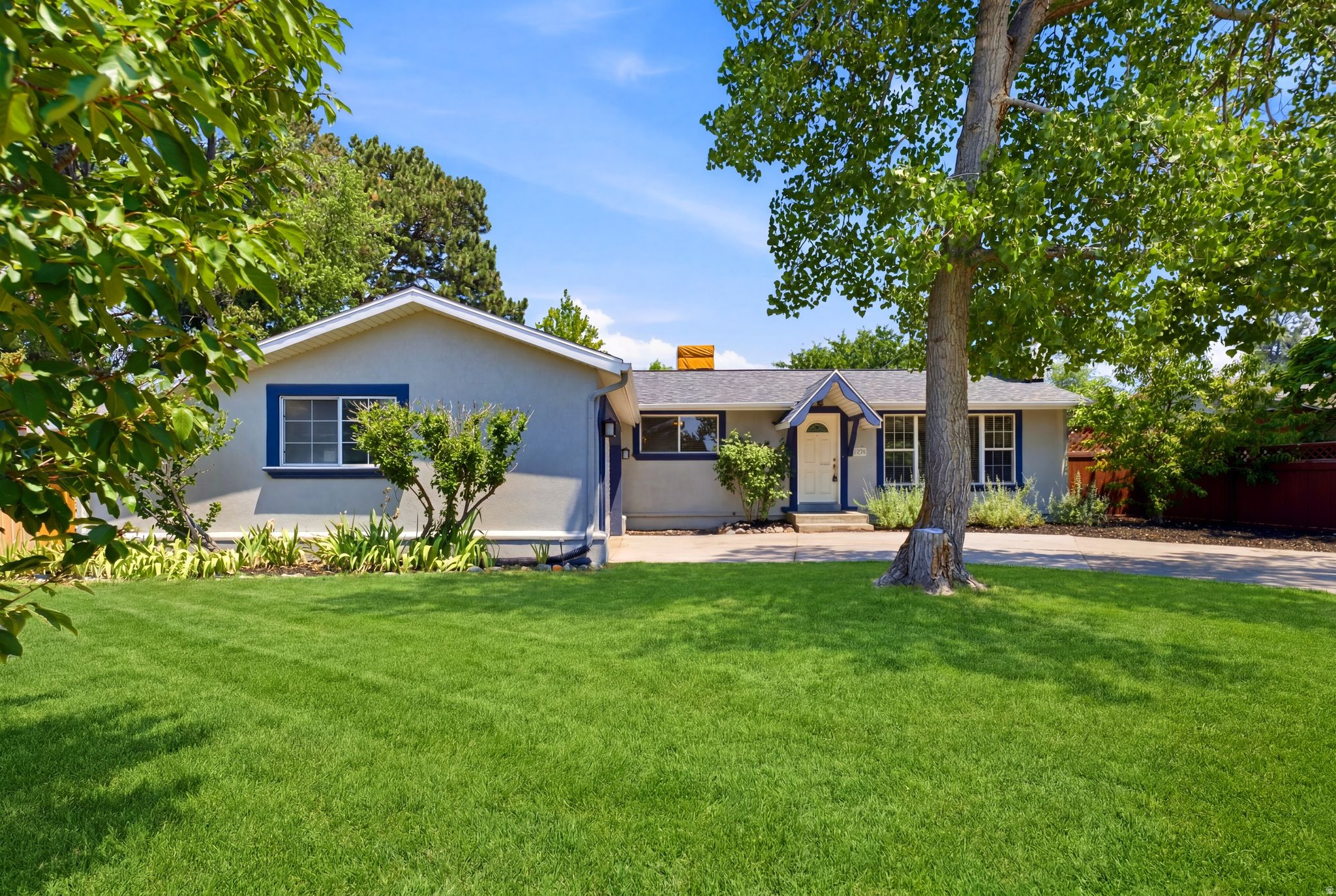 7237 S 2700 E, Cottonwood Heights, UT 84121 — photo 1