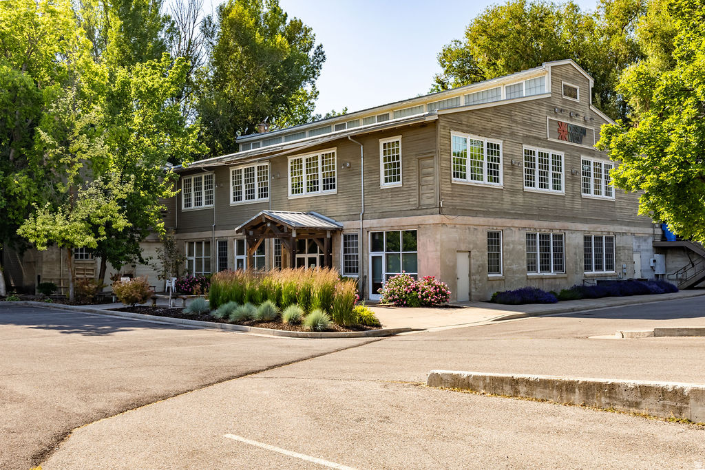 255 S 300 W #B, Logan, UT 84321 — photo 1