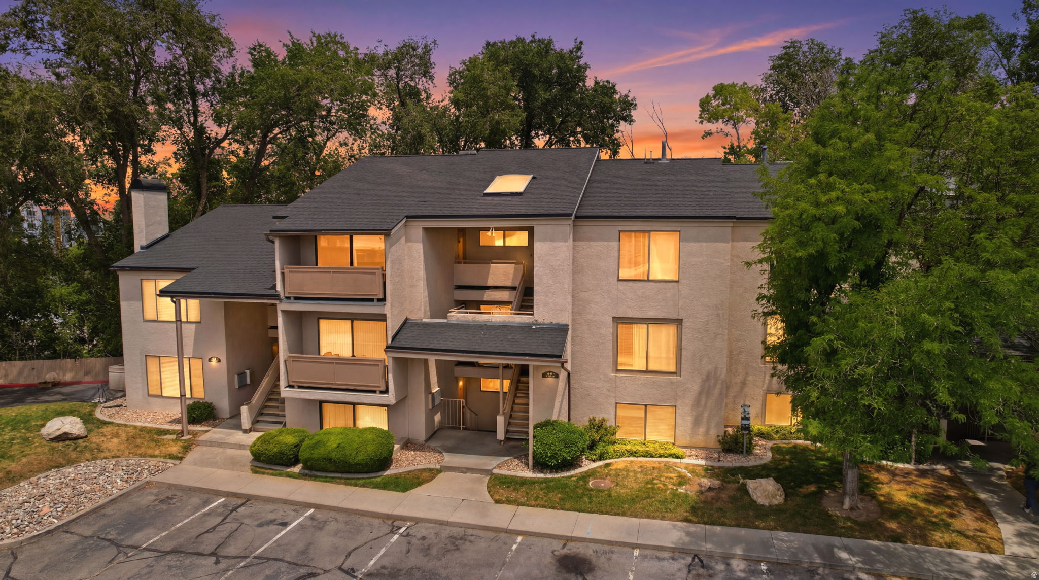925 E CREEK HILL LN #30, Midvale, UT 84047 — photo 1