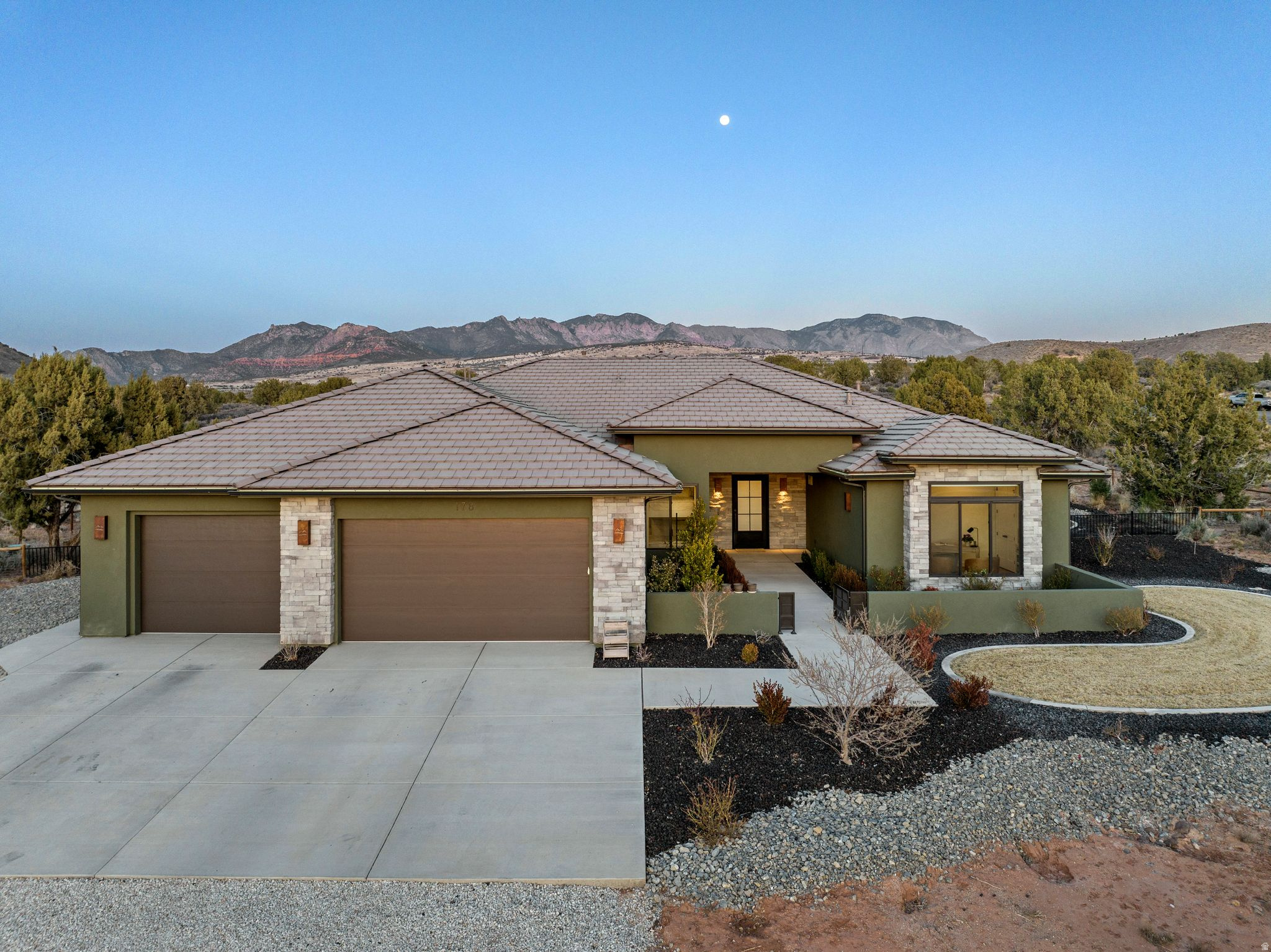178  PEREGRINE CIR, Dammeron Valley, UT 84783 — photo 1