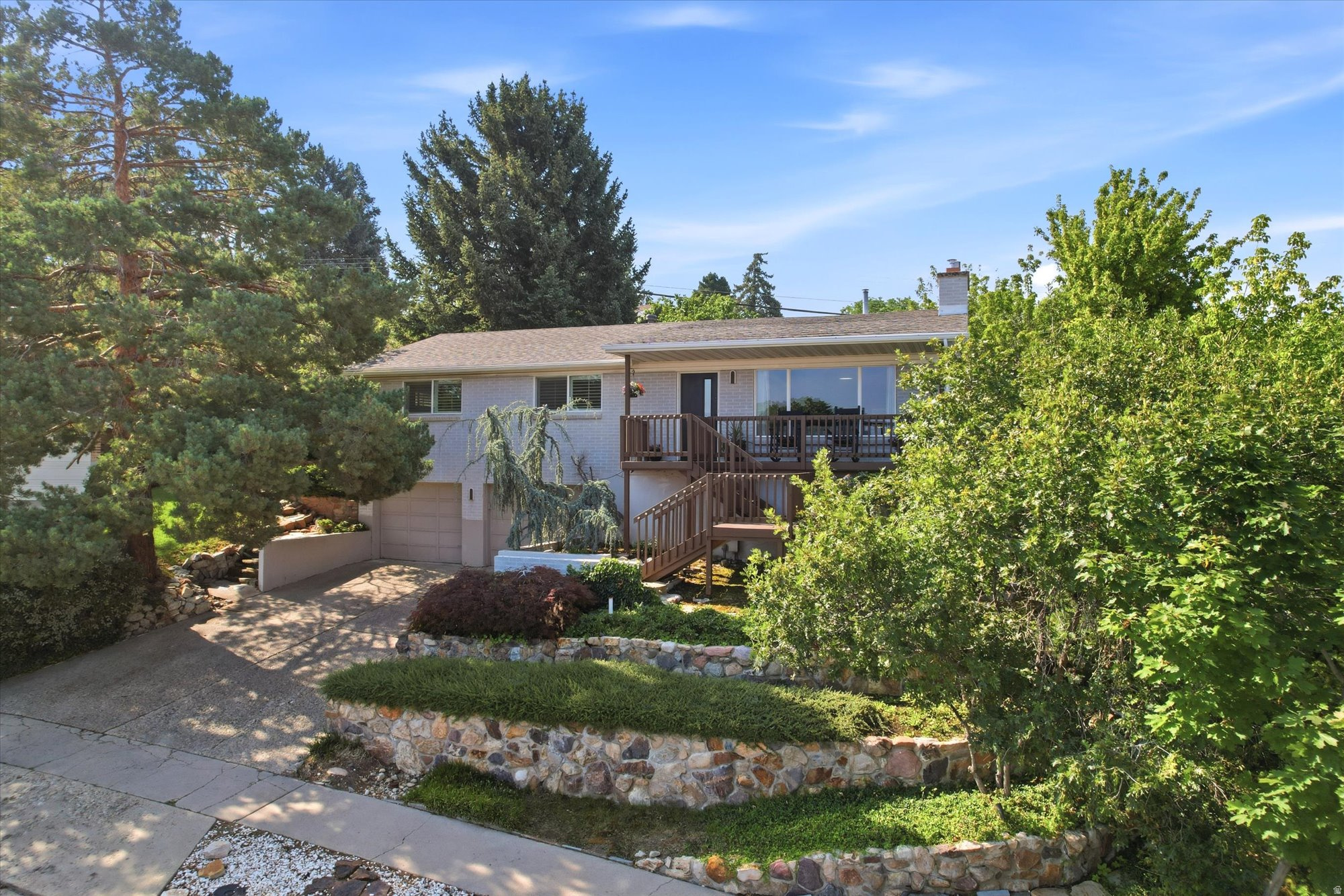 2336  CAVALIER DR, Cottonwood Heights, UT 84121 — photo 1