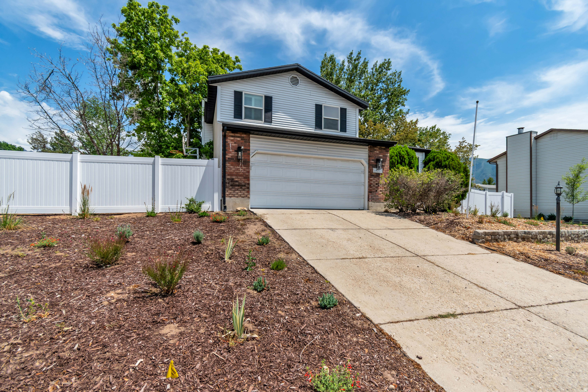 10313 S COUNTRYWOOD DR, Sandy, UT 84092 — photo 1