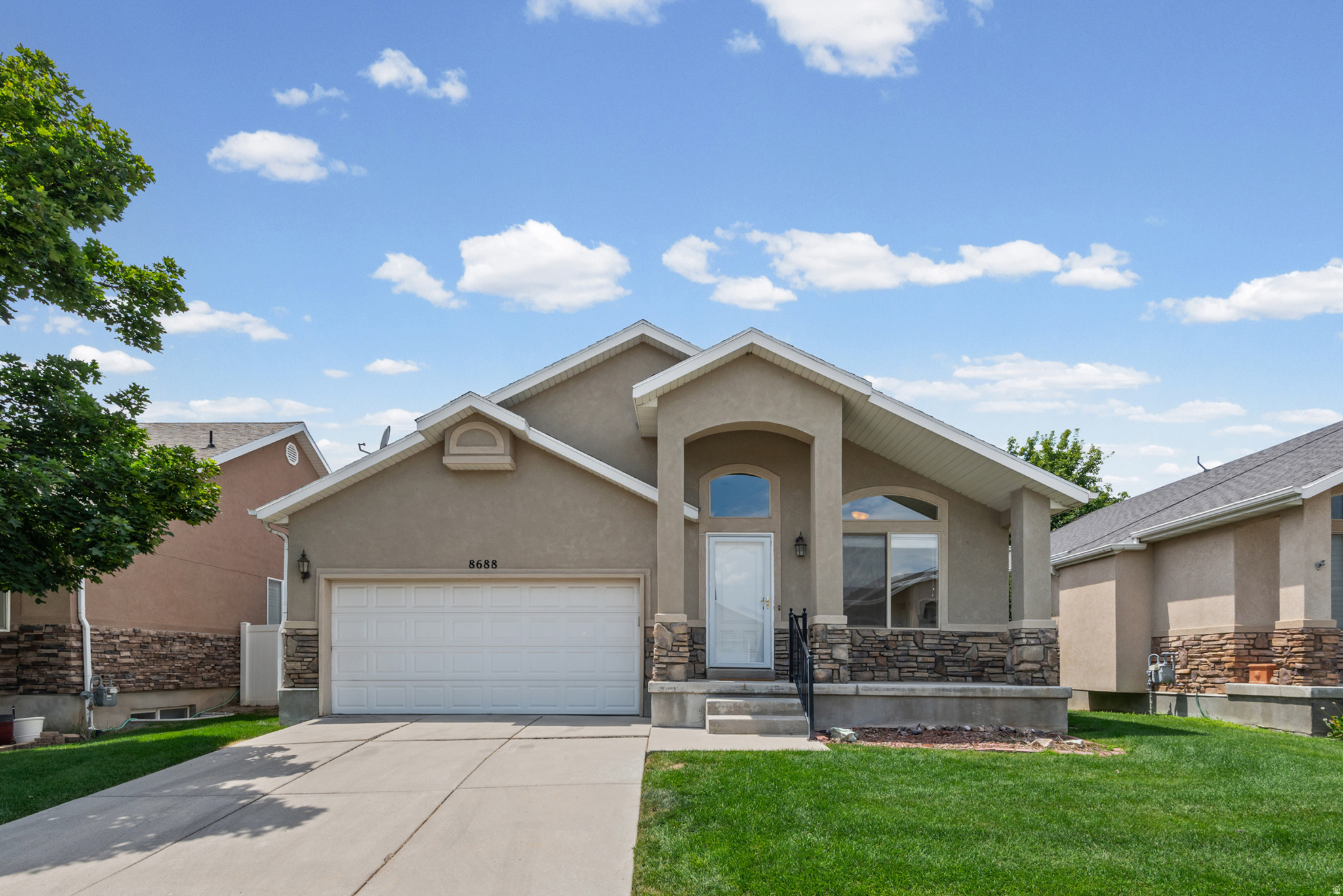 8688 DIAMOND DOVE DR, West Jordan, UT 84088 — photo 1