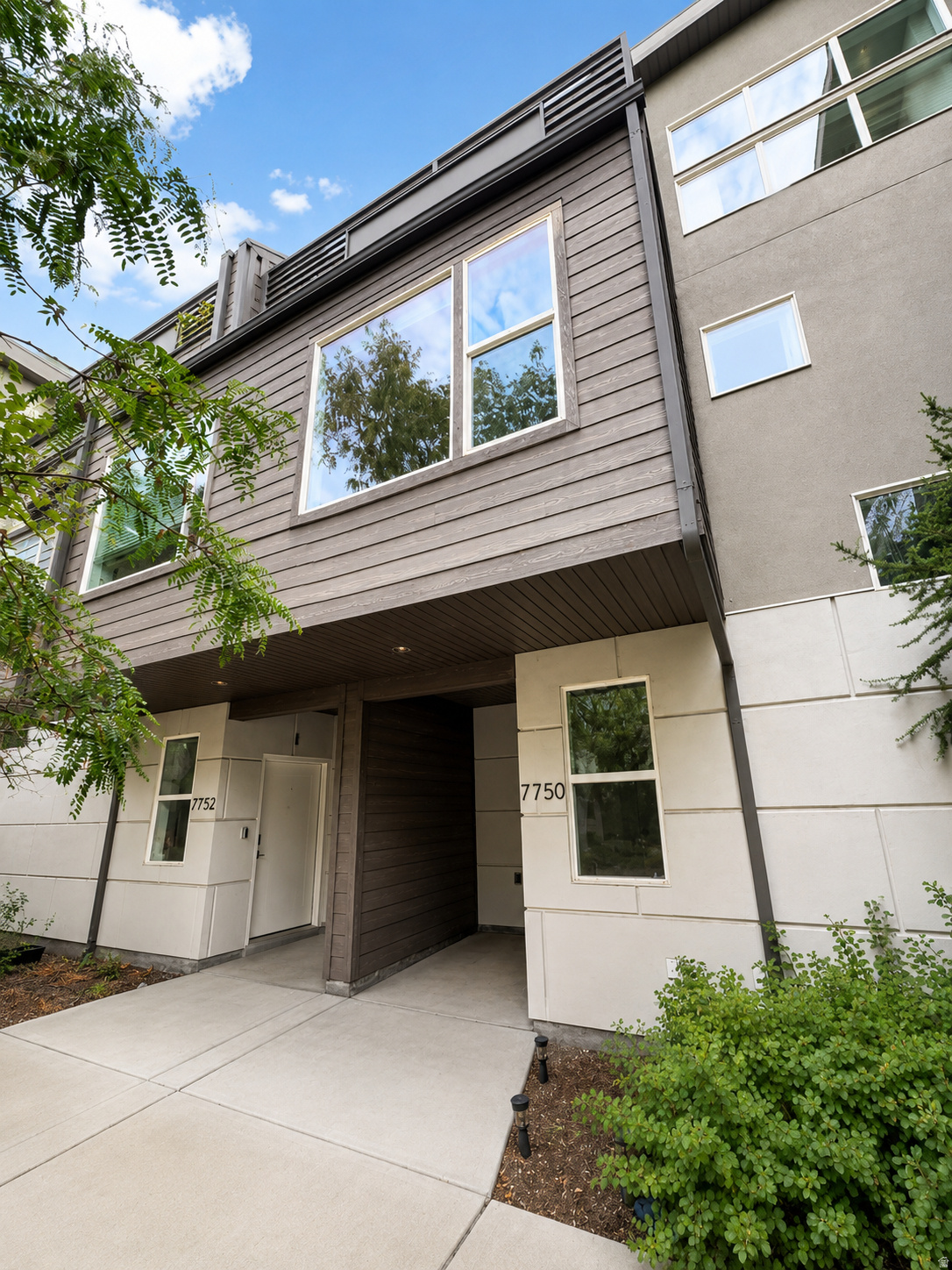7750 S ROOFTOP DR, Midvale, UT 84047 — photo 1
