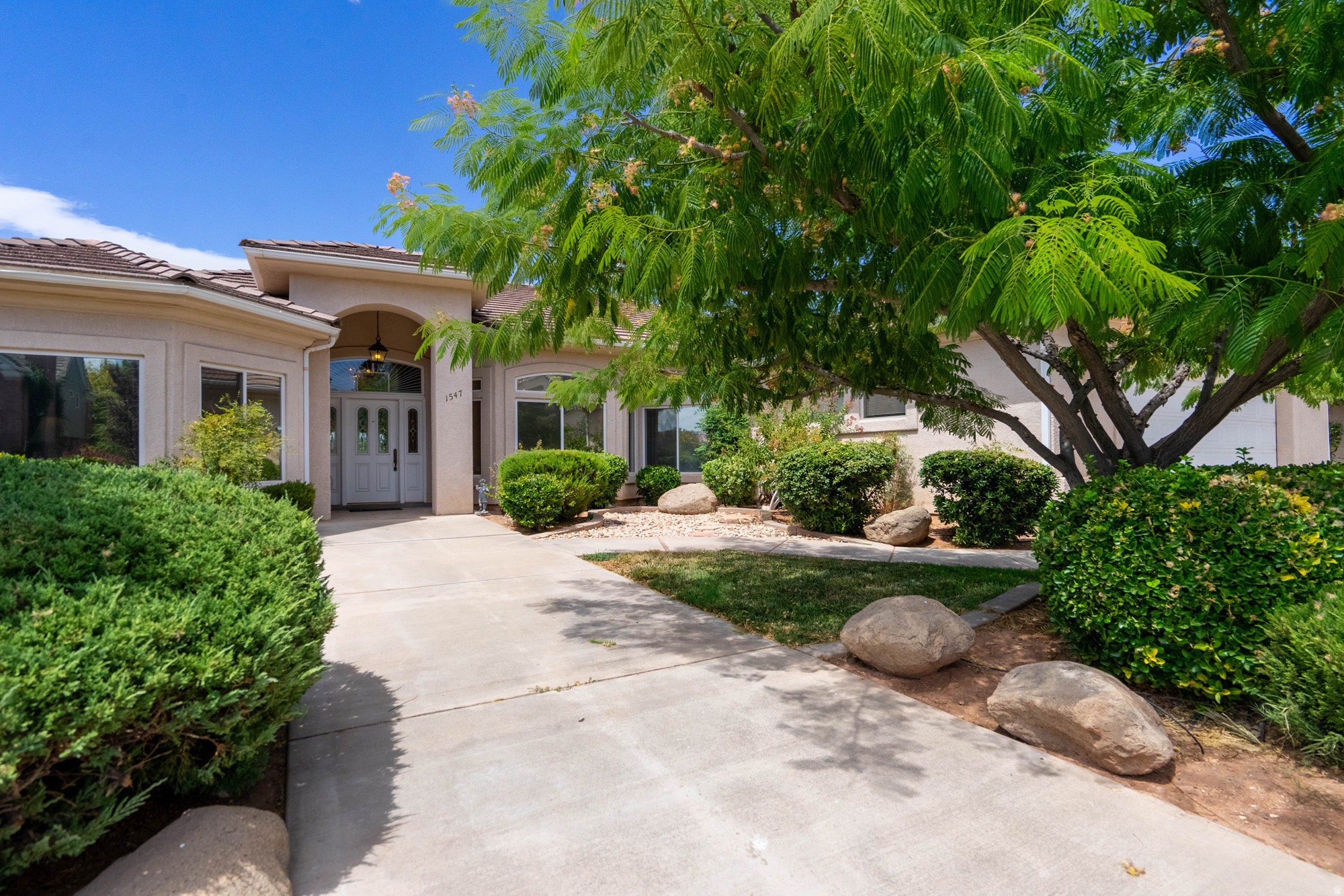 1547 E BOULDER SPRINGS DR, St. George, UT 84790 — photo 1