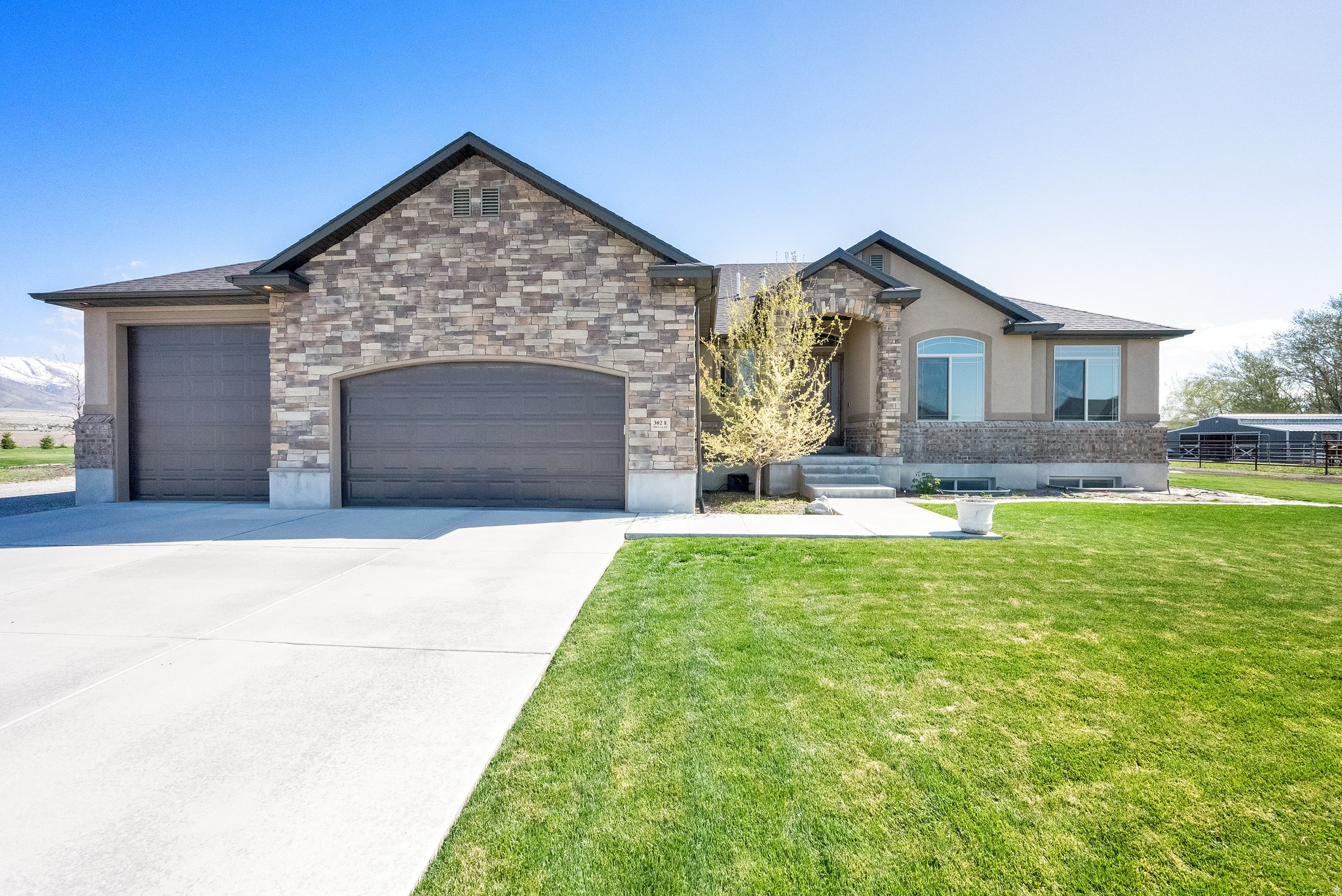 302  OLD FARM RD, Erda, UT 84074 — photo 1
