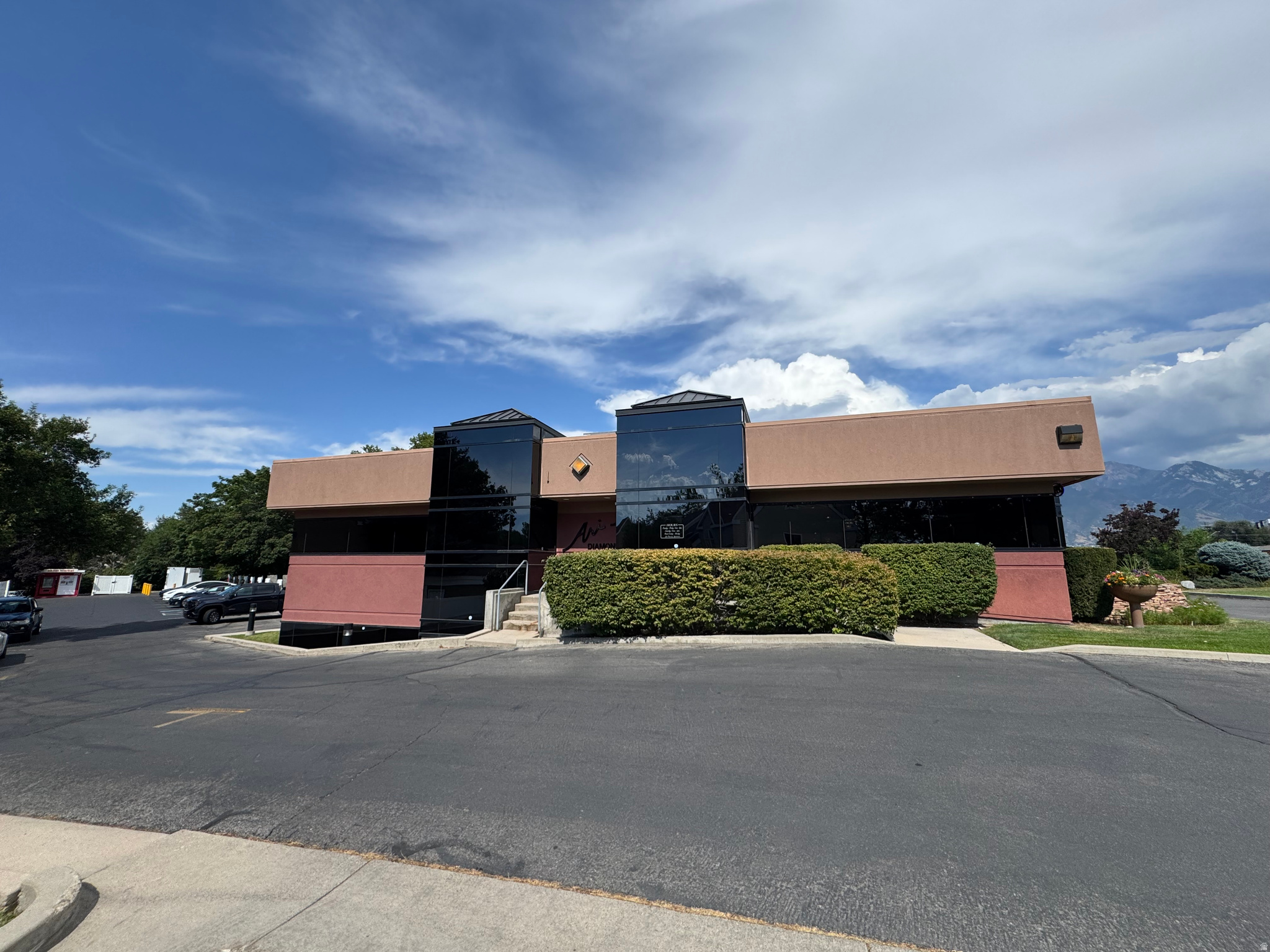 807 E FORT BLVD