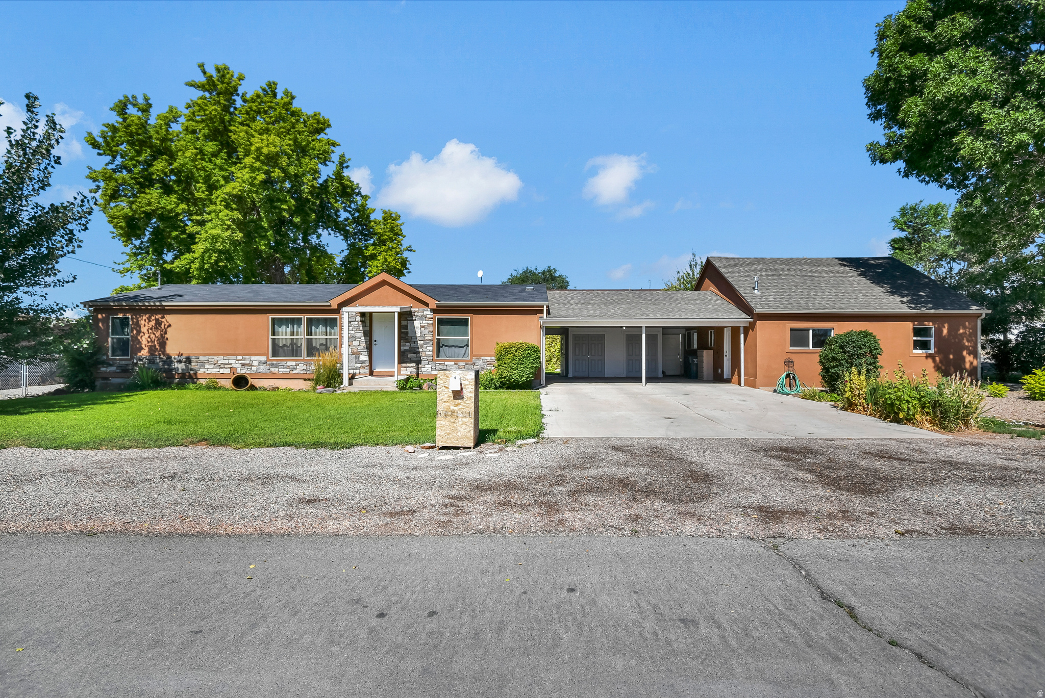 171 N 700 E, Richfield, UT 84701 — photo 1
