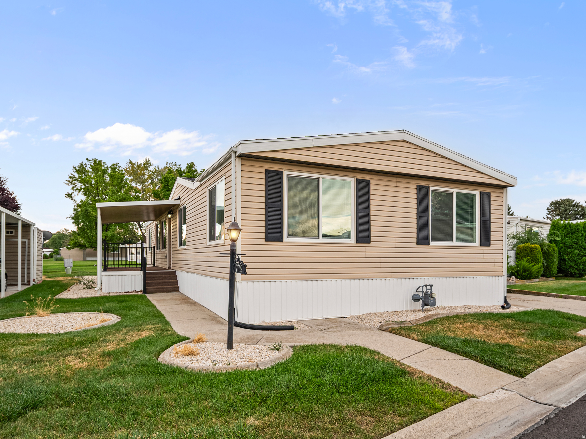 779 W MONTE BELLA, Taylorsville, UT 84123 — photo 1