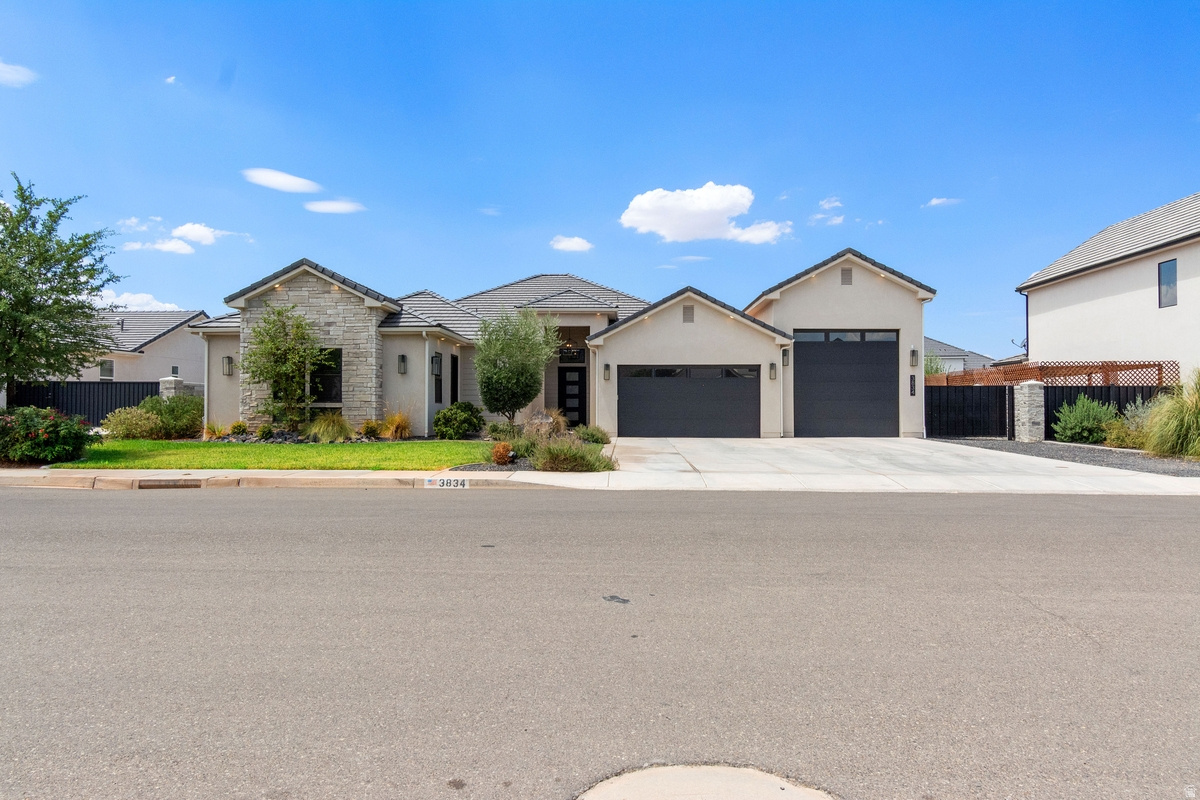 3834 S MCKENZIE LN, Washington, UT 84780 — photo 1