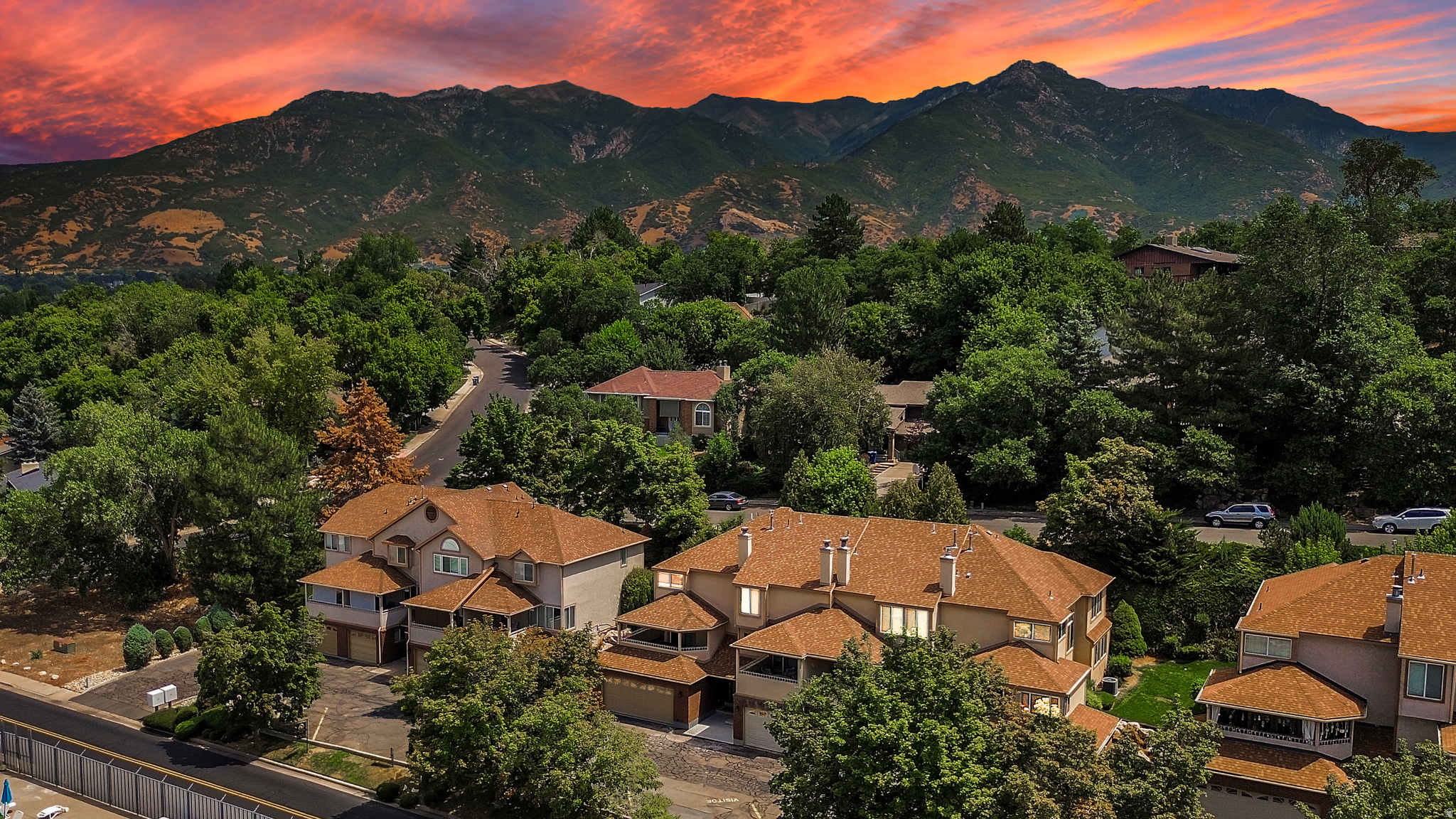 5822 S CLUB VIEW LANE LN, South Ogden, UT 84405 — photo 1