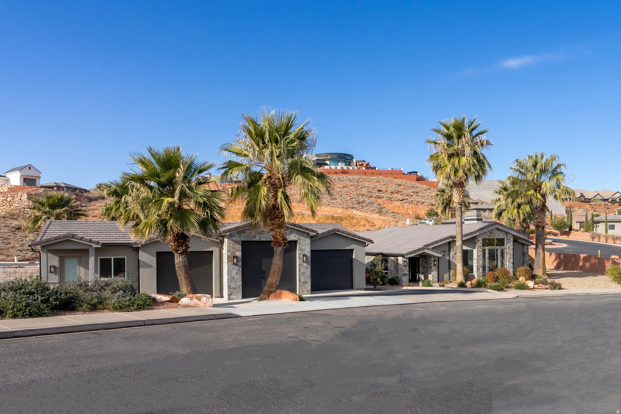 1297 W LIONS HEAD DR, Washington, UT 84780 — photo 1