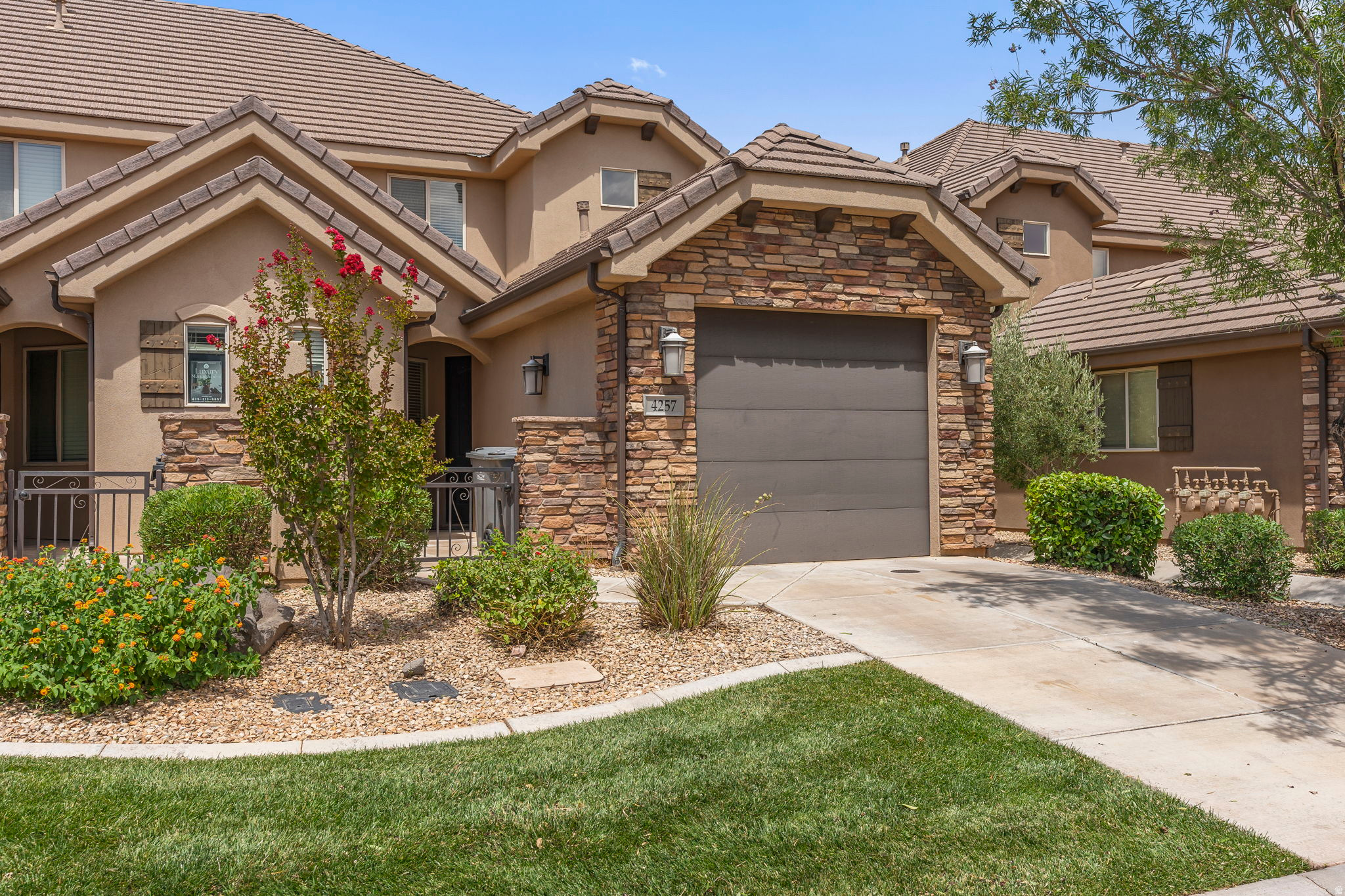 4257 E RAZOR DR, Washington, UT 84780 — photo 1