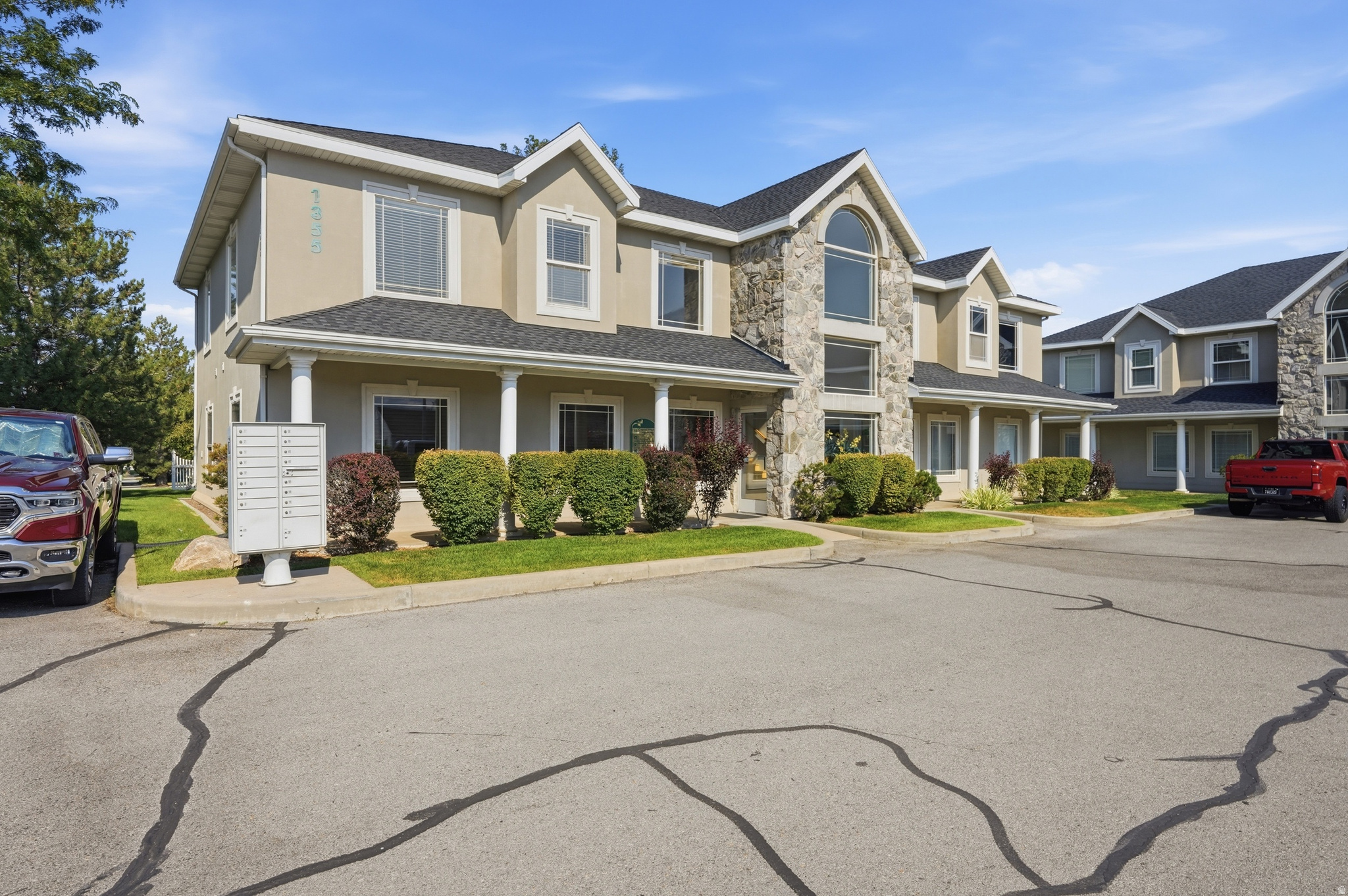 1355 N MAIN ST #11