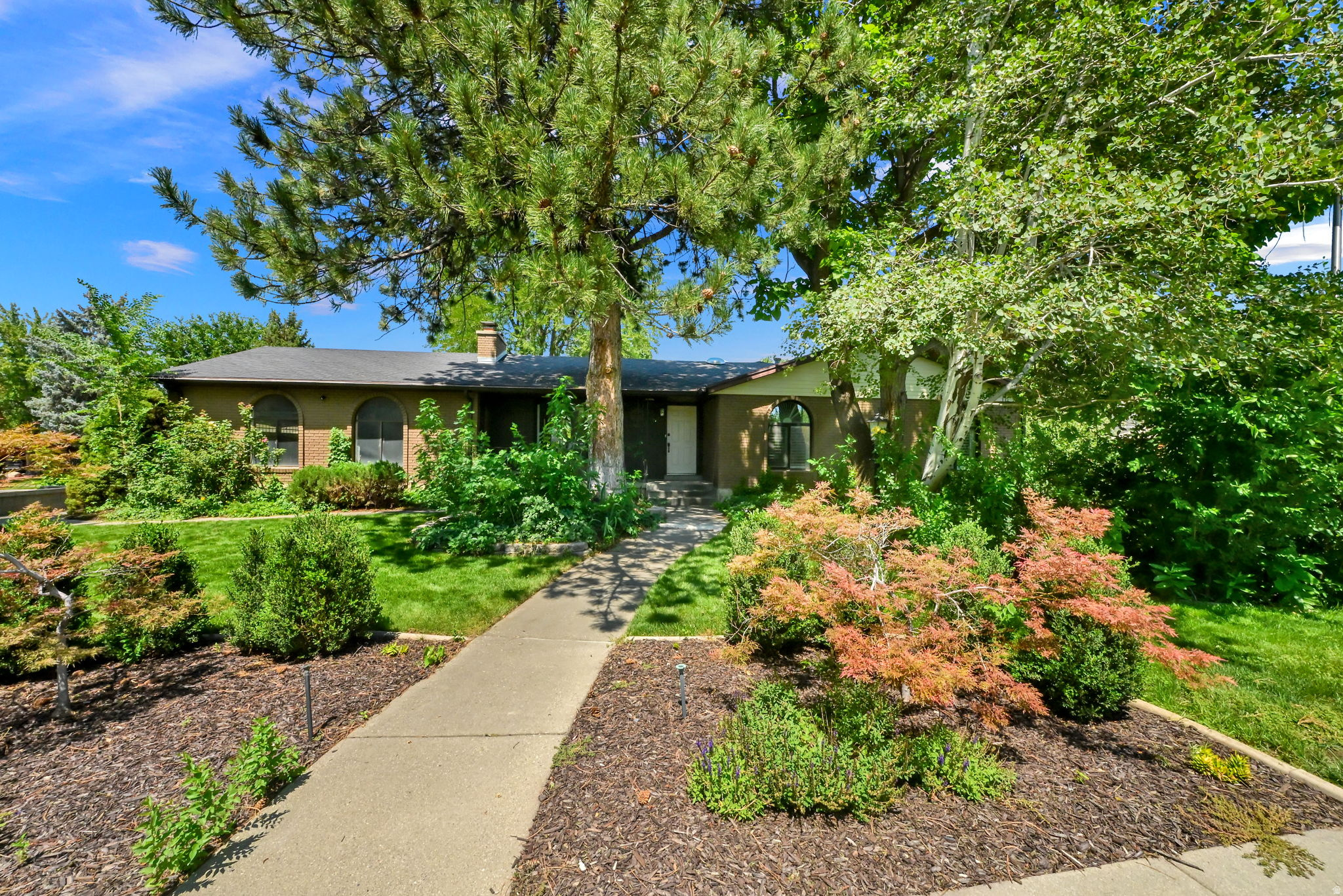 1433 E ESTRELLITA DR, Sandy, UT 84093 — photo 1