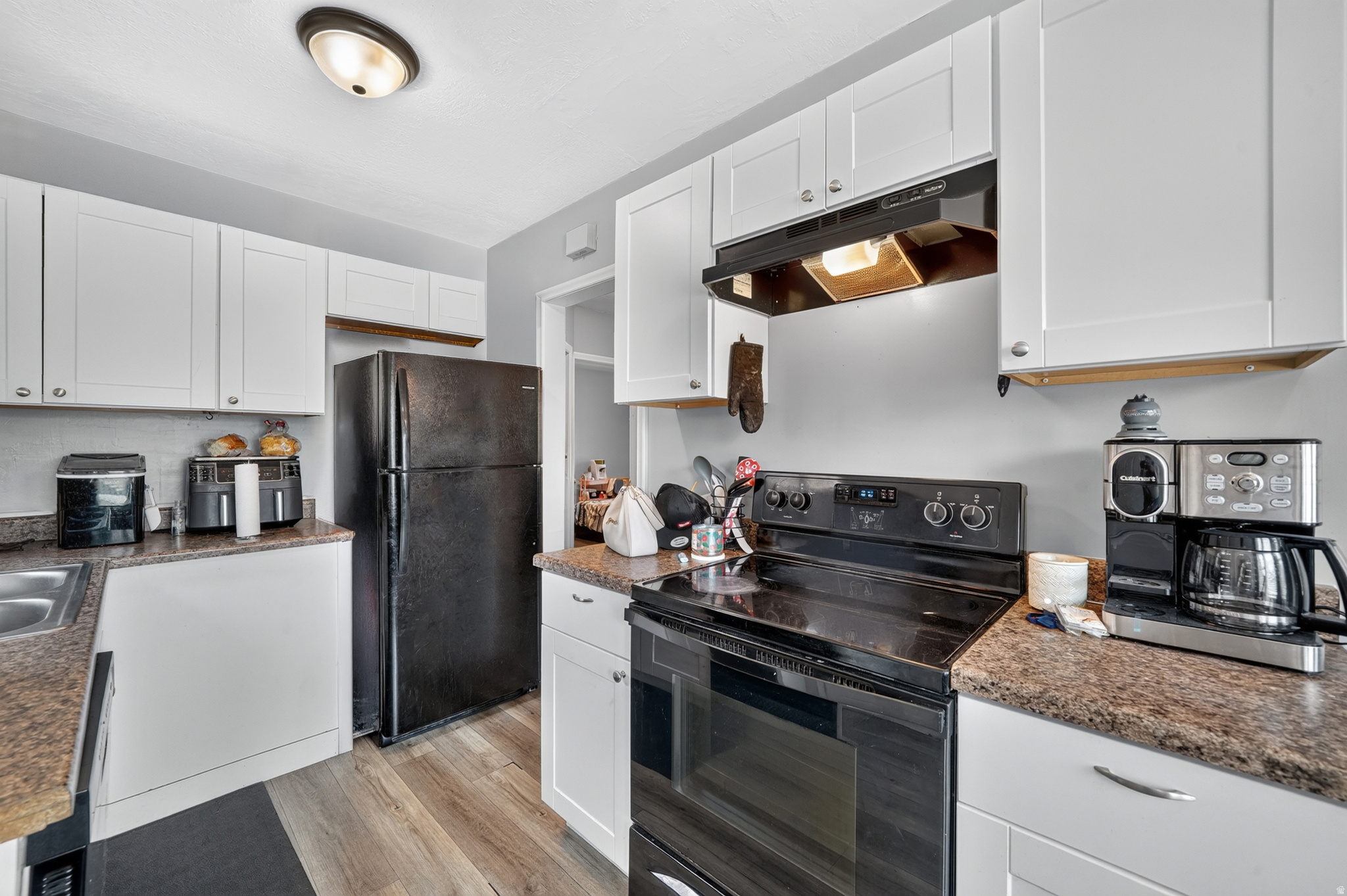 579 E GENTILE, Layton, UT 84041 — photo 1