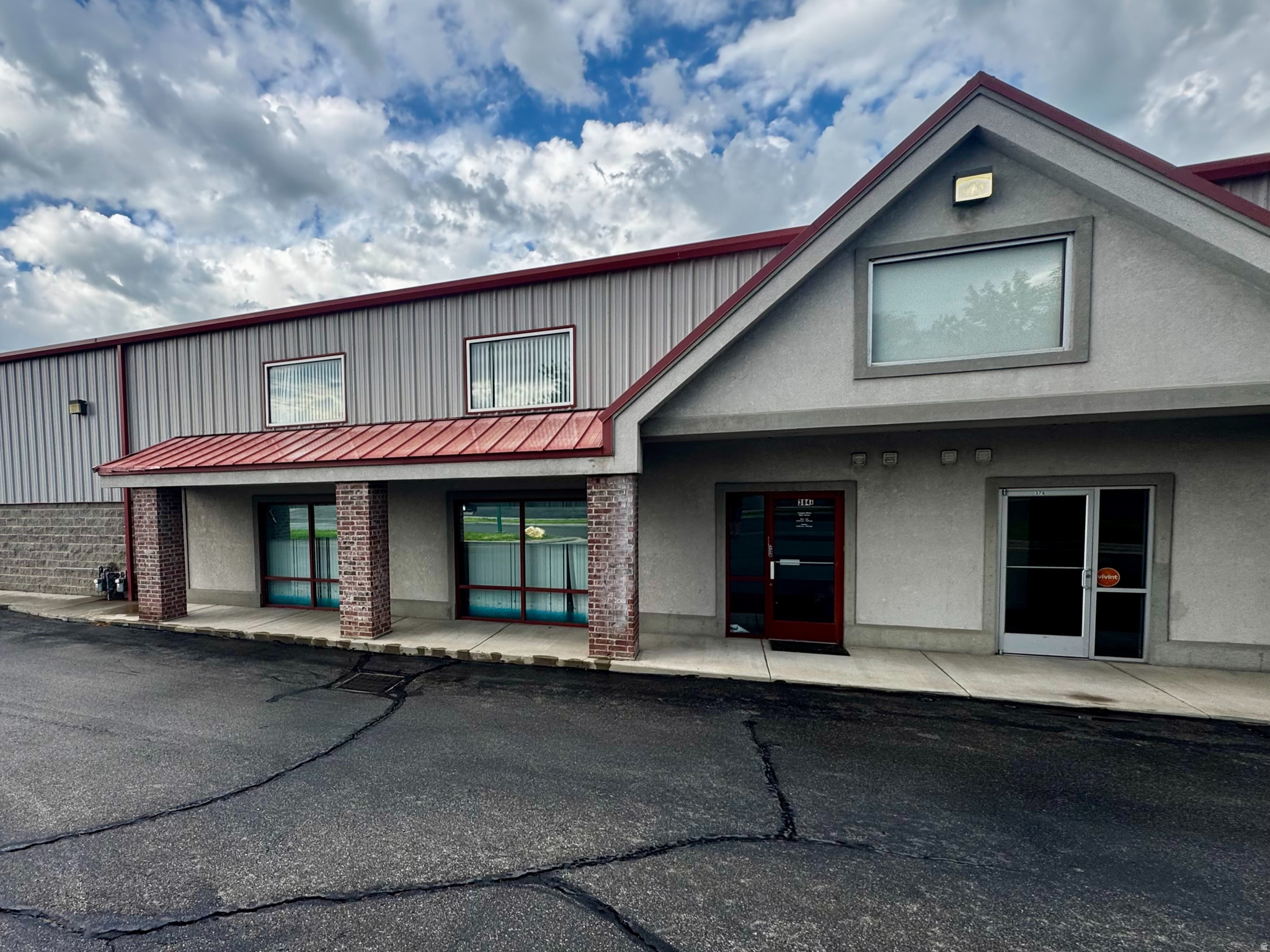 384 S COMMERCE LOOP, Orem, UT 84058 — photo 1