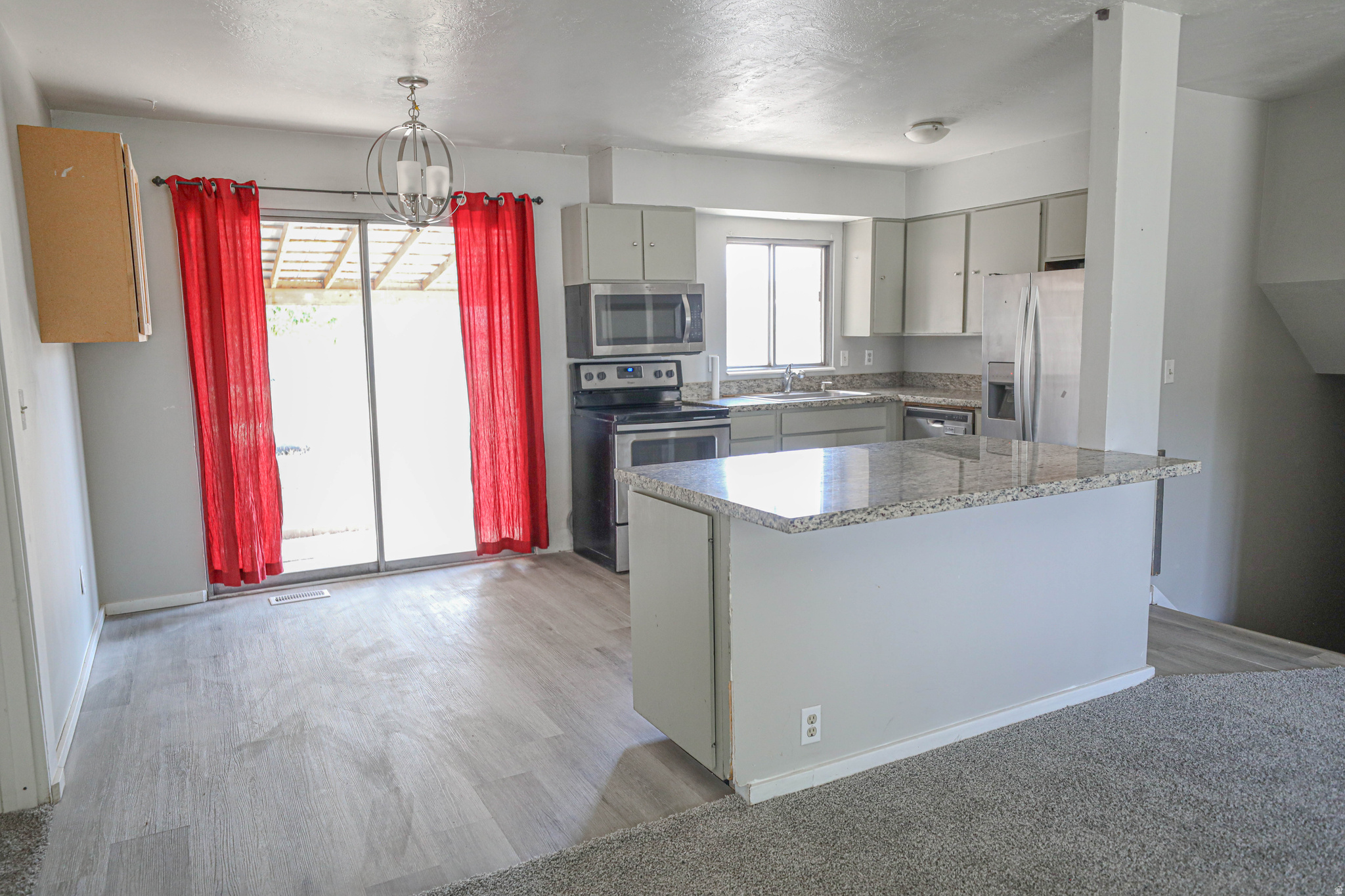 956 N 1175 W, Clinton, UT 84015 — photo 1