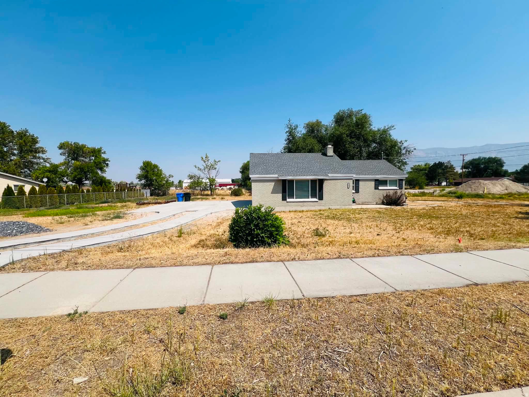 2036 W 1800 N, Farr West, UT 84404 — photo 1