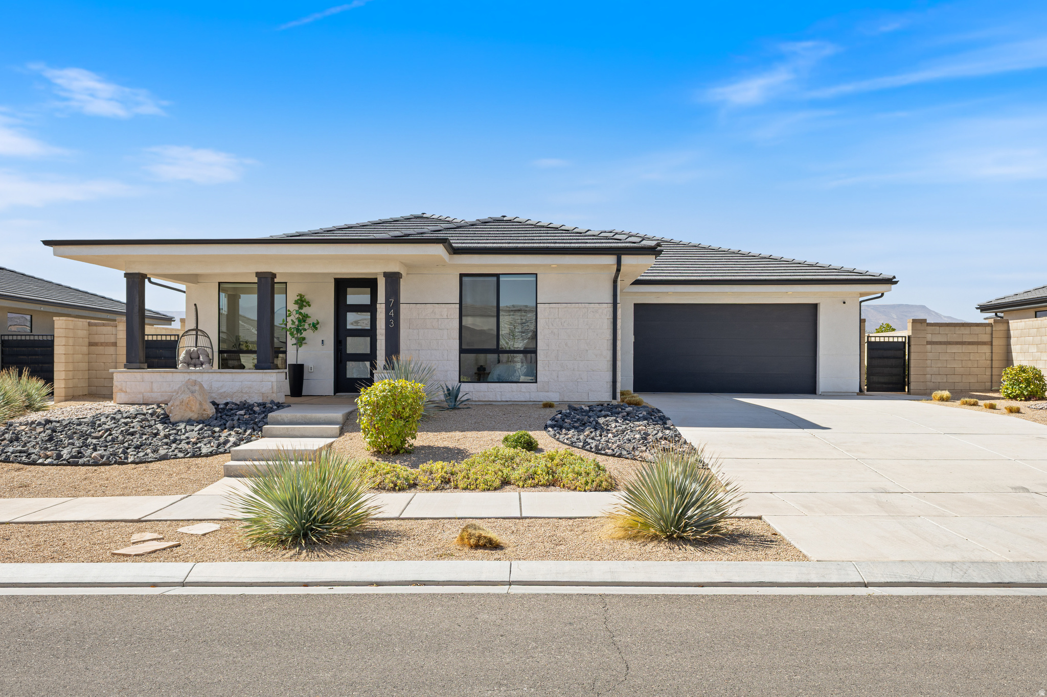 743 W RUST BLUFF DR, St. George, UT 84790 — photo 1