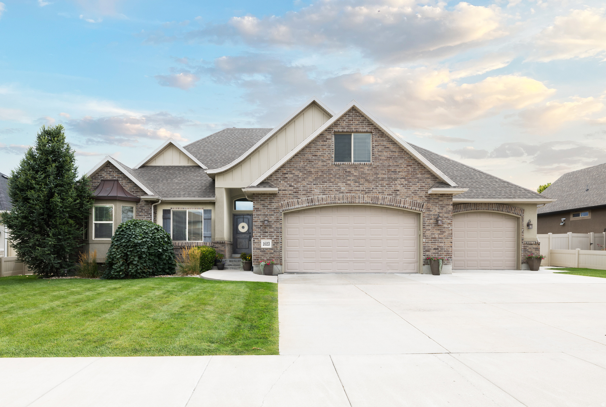 1623 W HUNTERS CIR, South Jordan, UT 84095 — photo 1