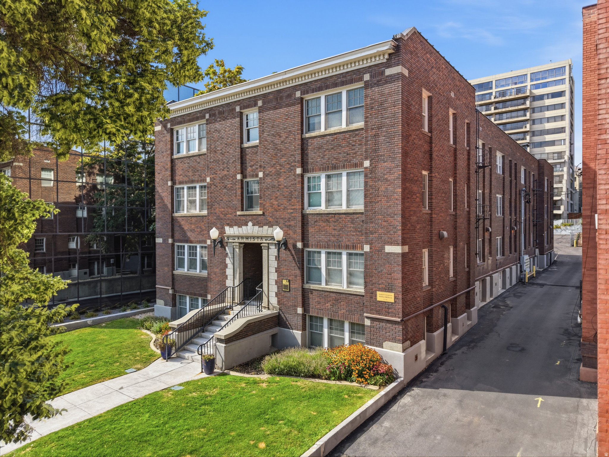 555 E 100 S #404, Salt Lake City, UT 84102 — photo 1