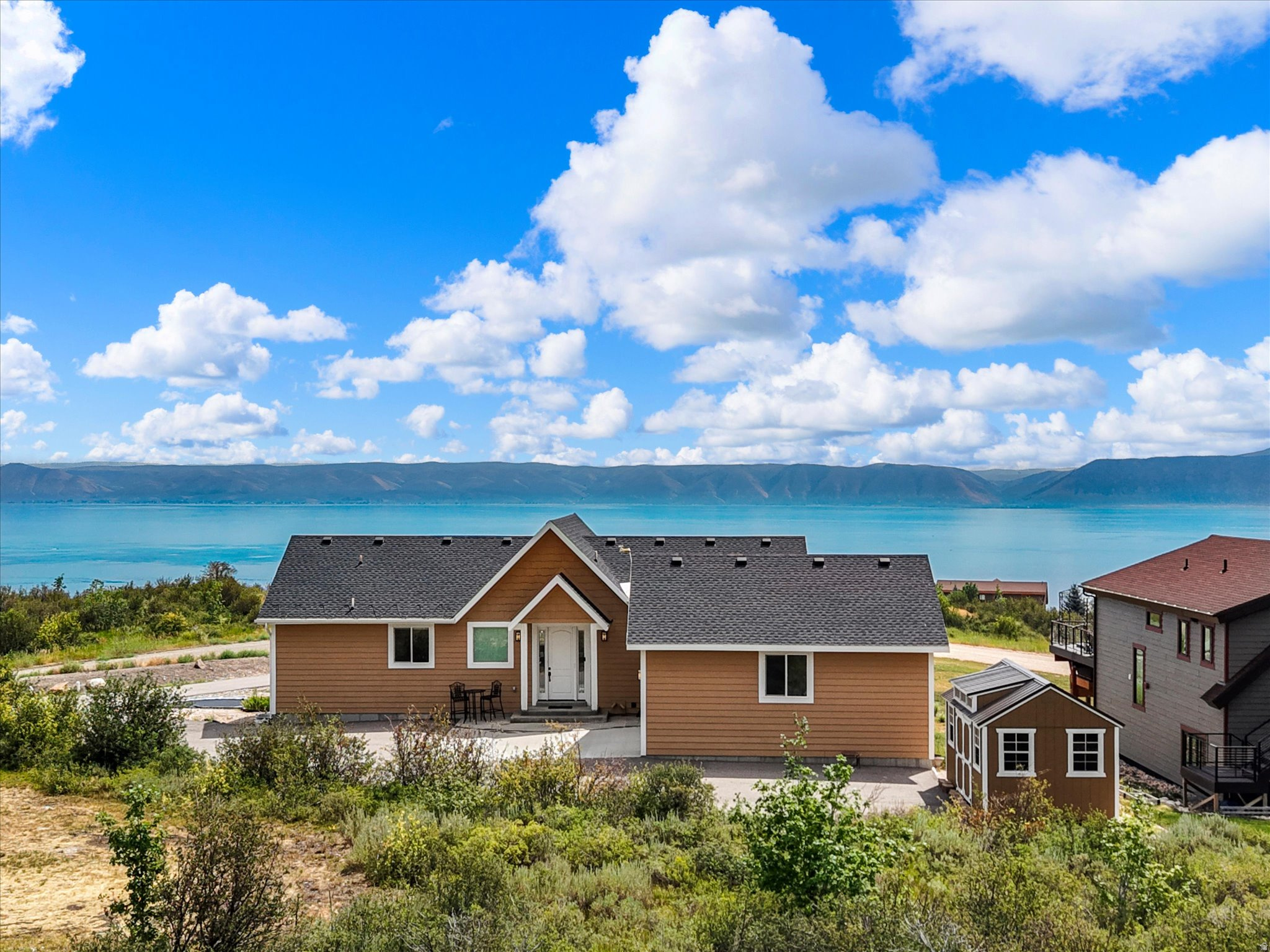901  HICKOCK DR