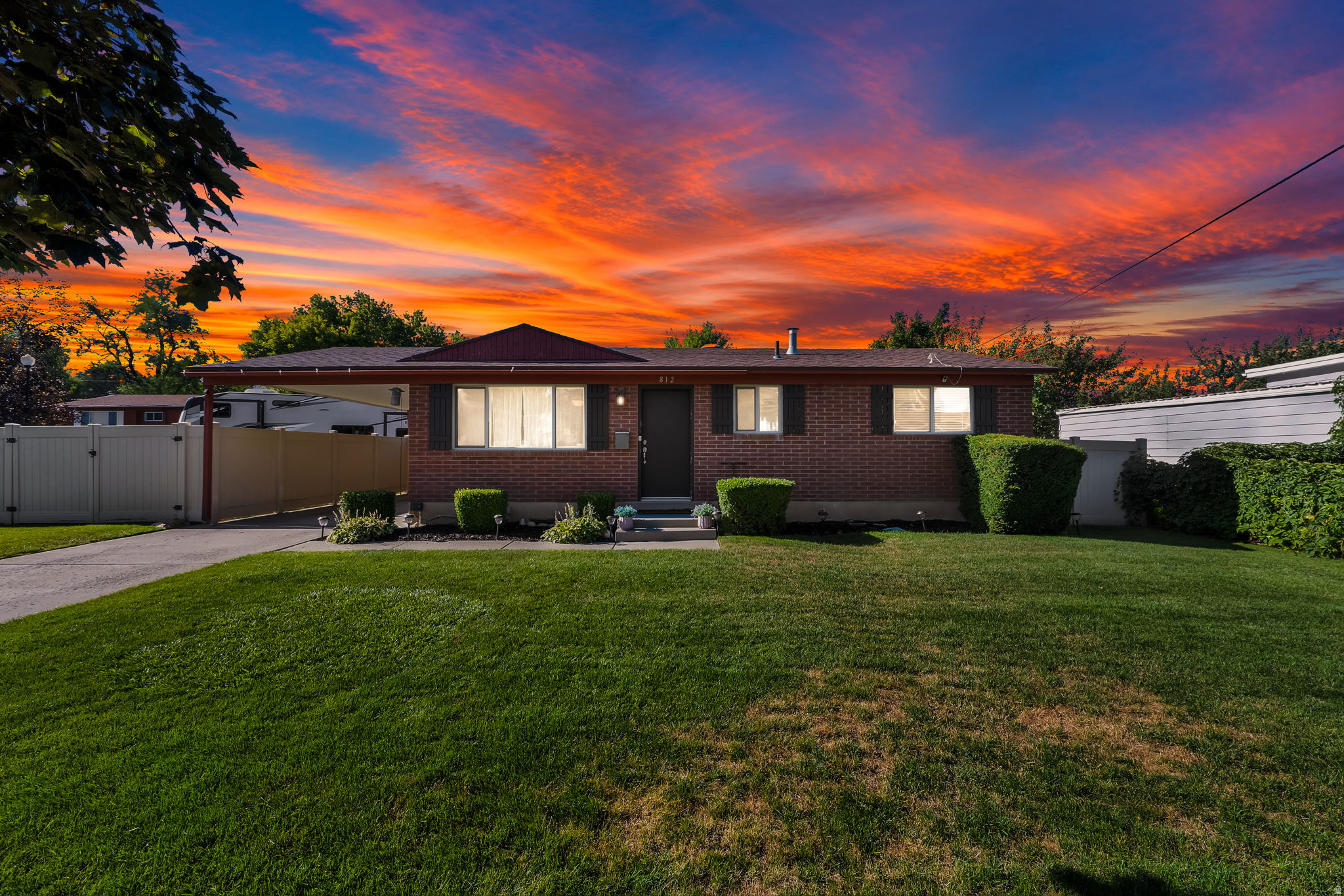 812 E JOHNSONWAY DR, Sandy, UT 84094 — photo 1