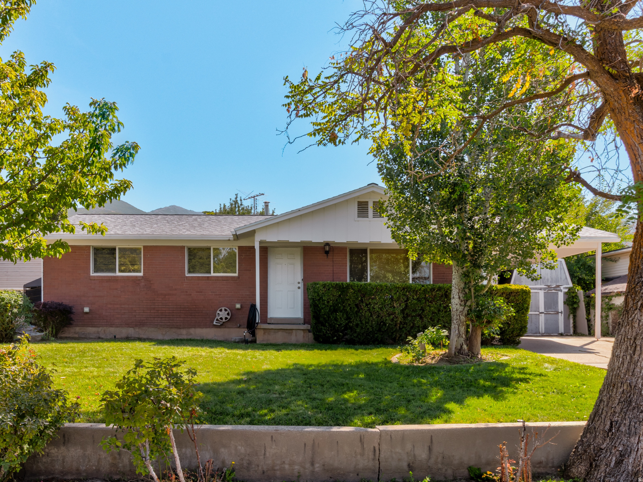 325 S 900 E, Kaysville, UT 84037 — photo 1