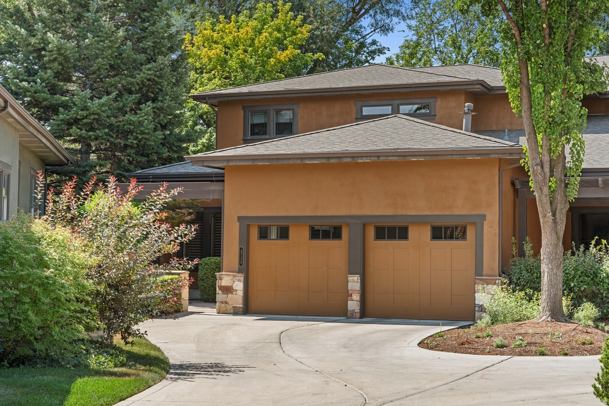 4736 S MILLRACE LN, Murray, UT 84107 — photo 1