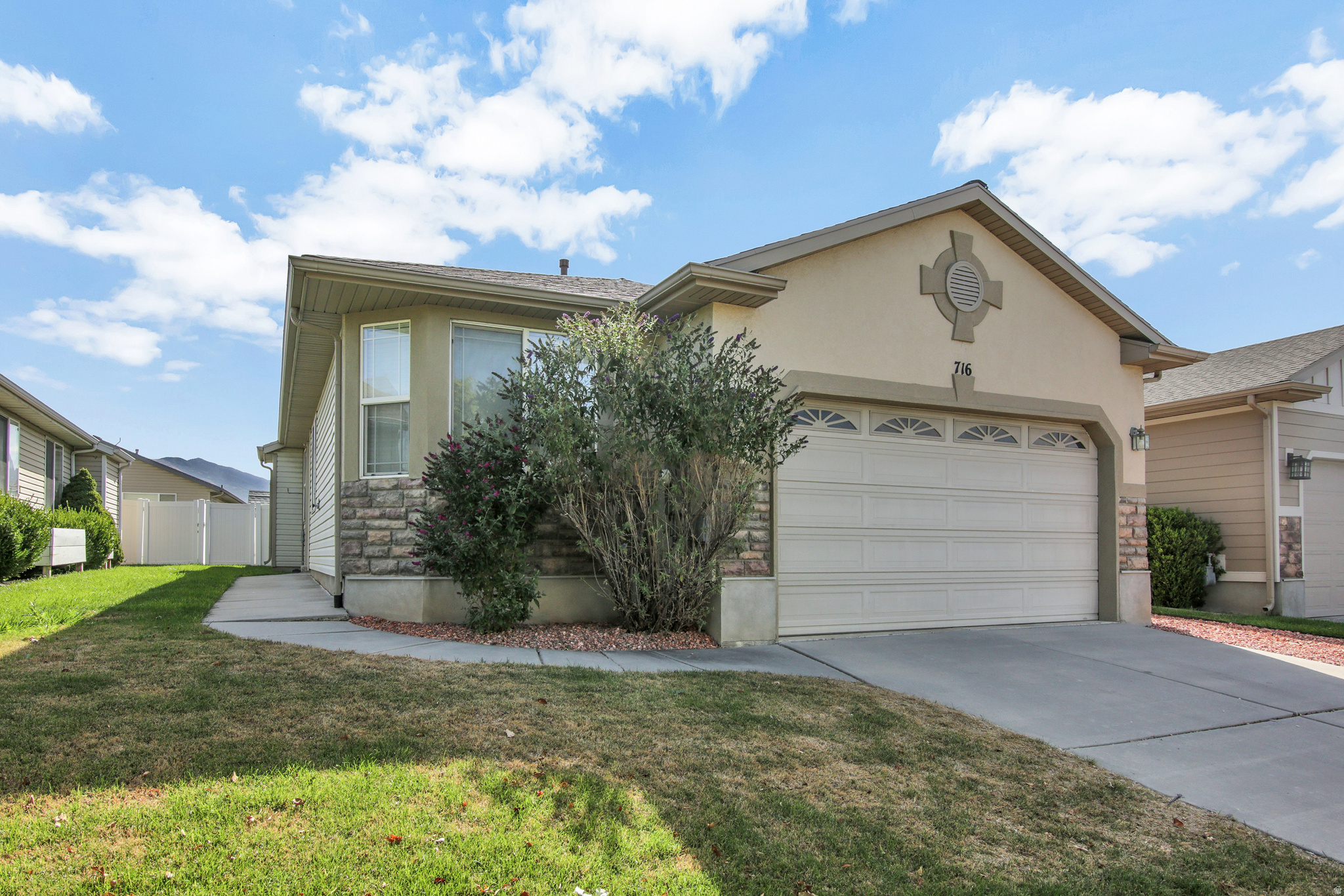 716 N BRADFORD DR, North Salt Lake, UT 84054 — photo 1