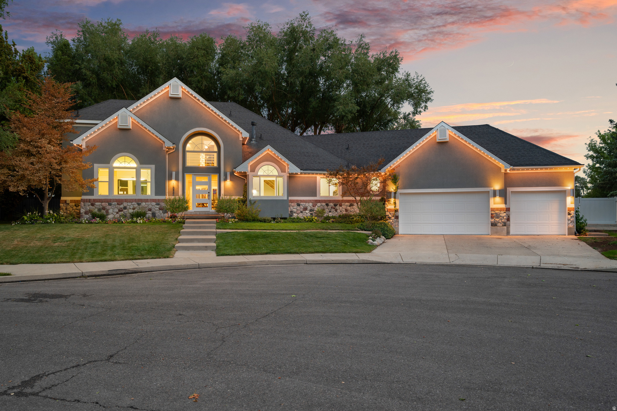 1586 BOWDEN CIR, Salt Lake City, UT 84117 — photo 1