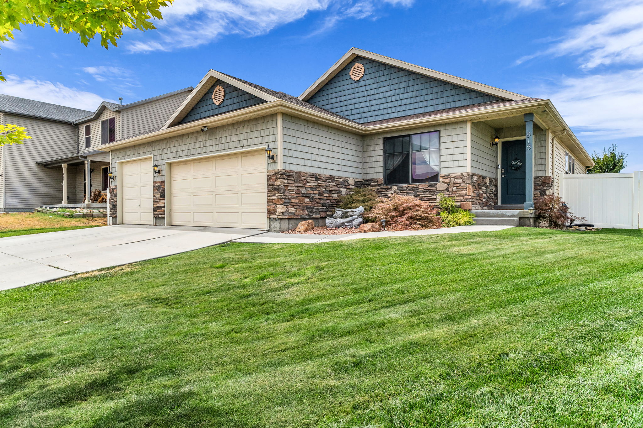 915 N OPAL LN, Tooele, UT 84074 — photo 1