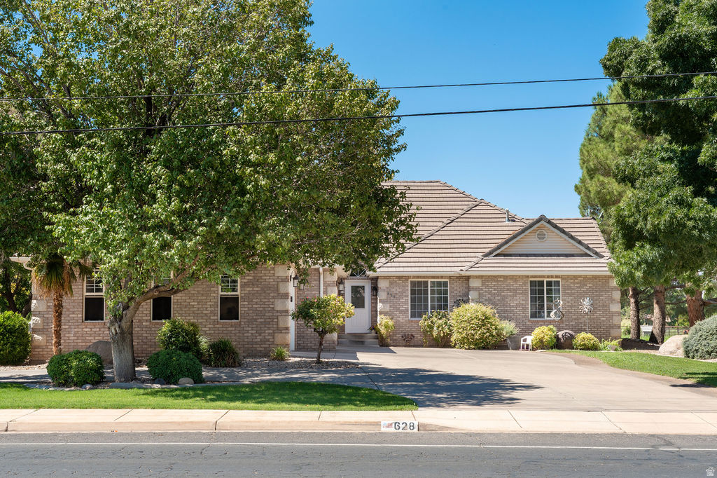 628 S 700 W, Hurricane, UT 84737 — photo 1