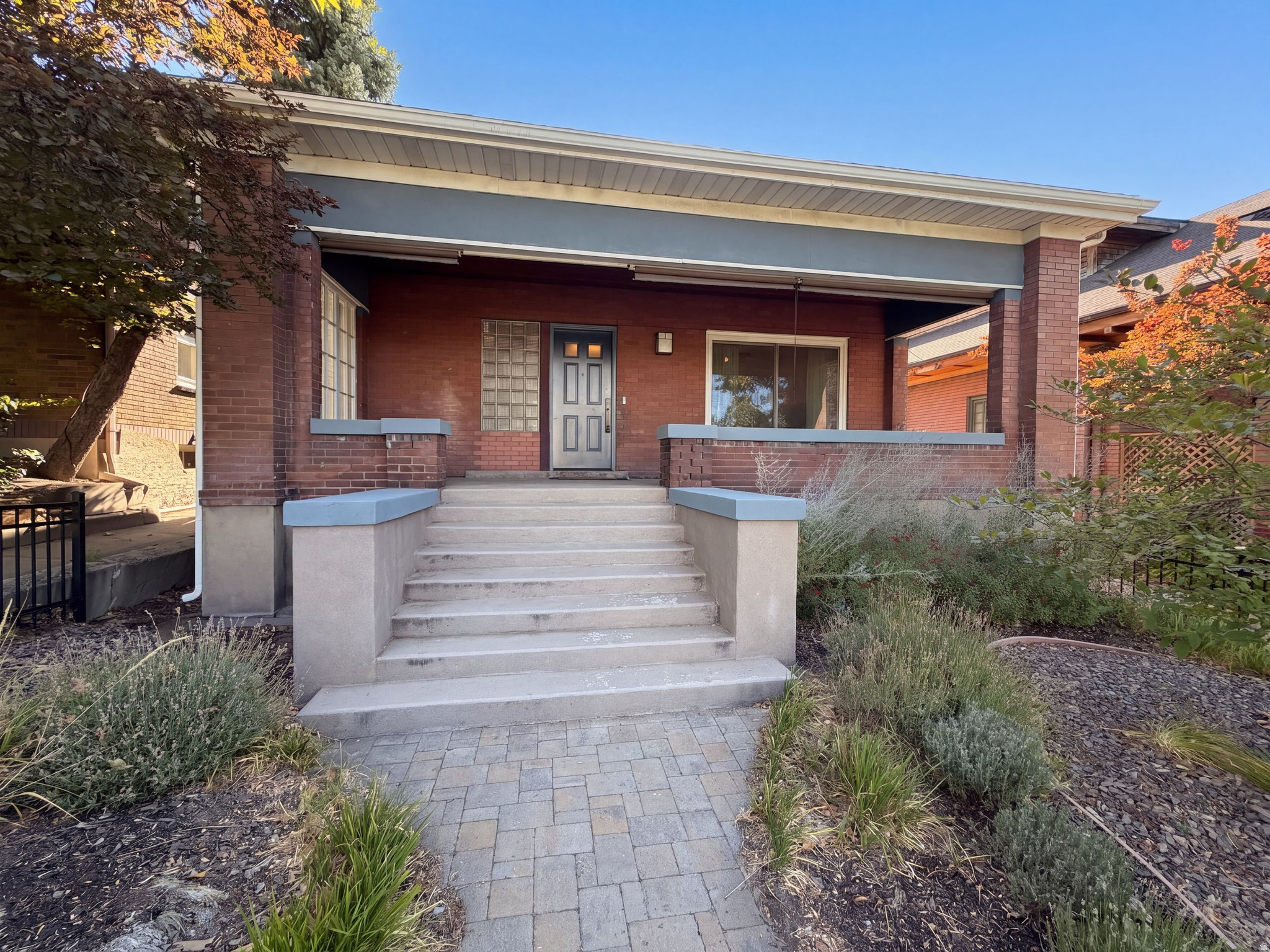 384 E ST, Salt Lake City, UT 84103 — photo 1