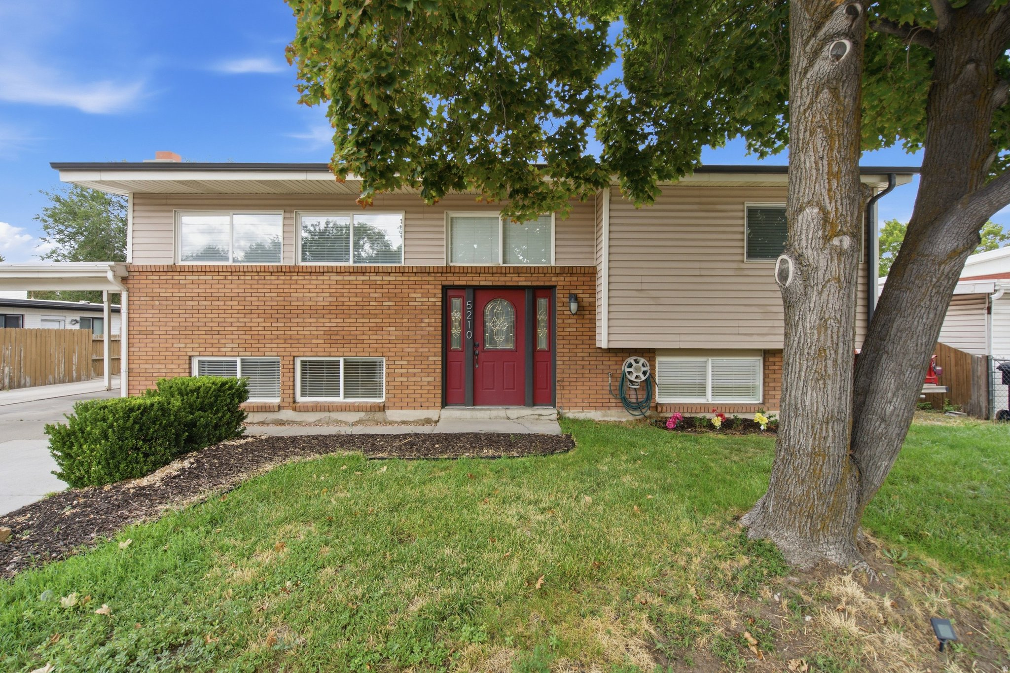 5210 S 900 E, Murray, UT 84117 — photo 1