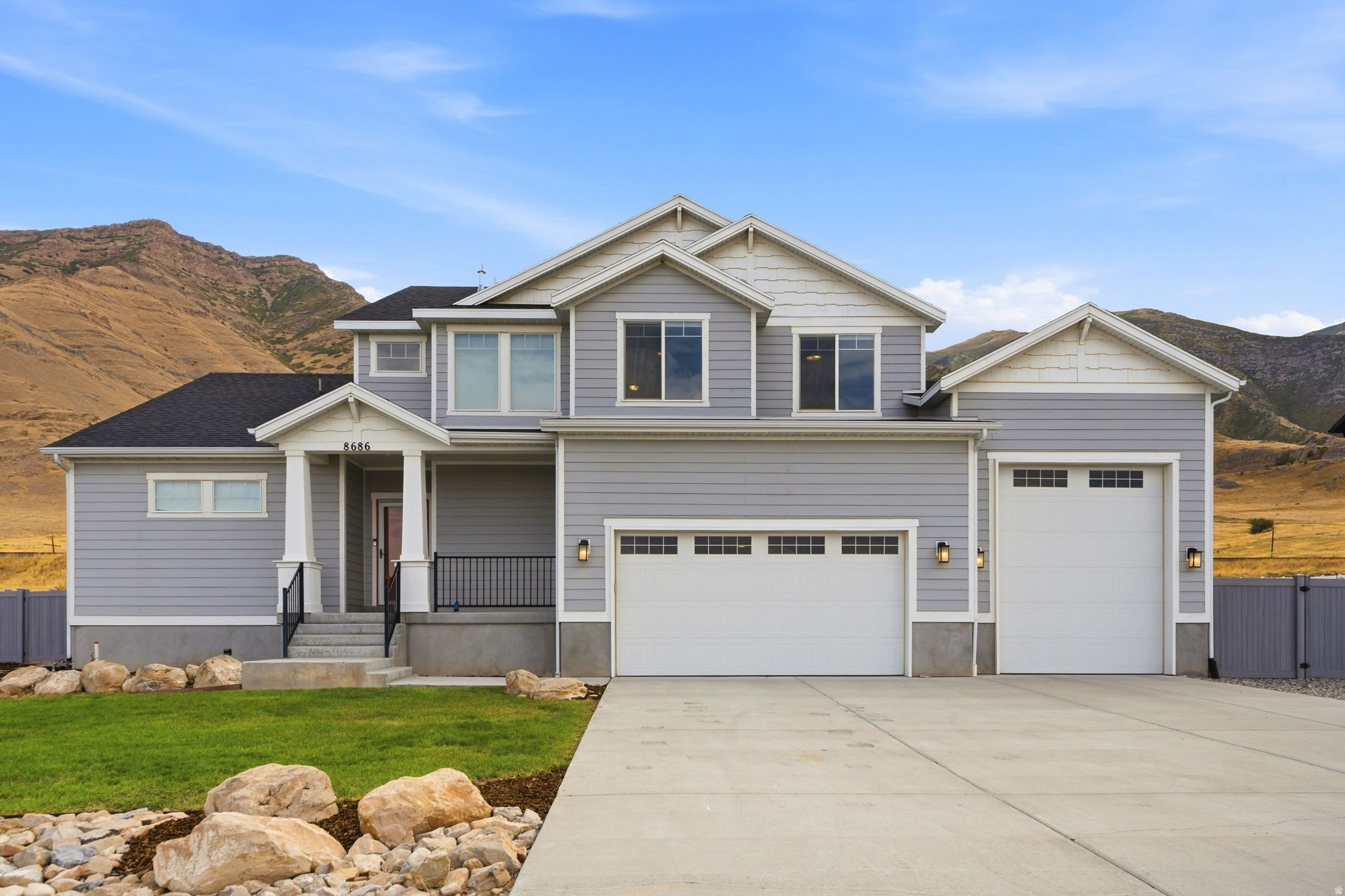8686 N IRON HORSE DR #407