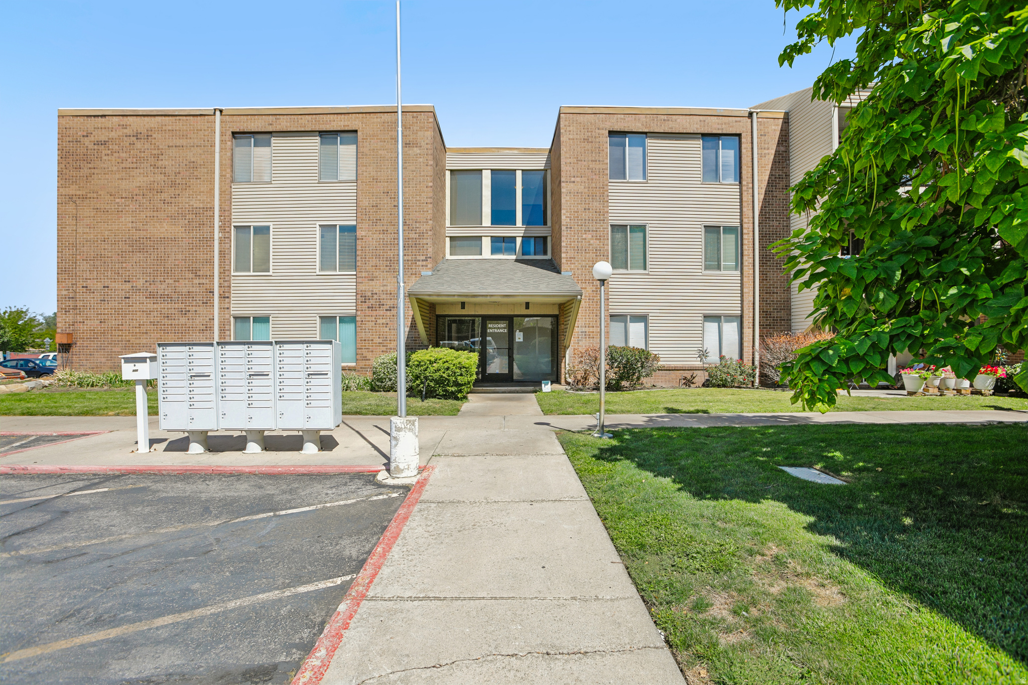 290 N 500 W #301, Bountiful, UT 84010 — photo 1
