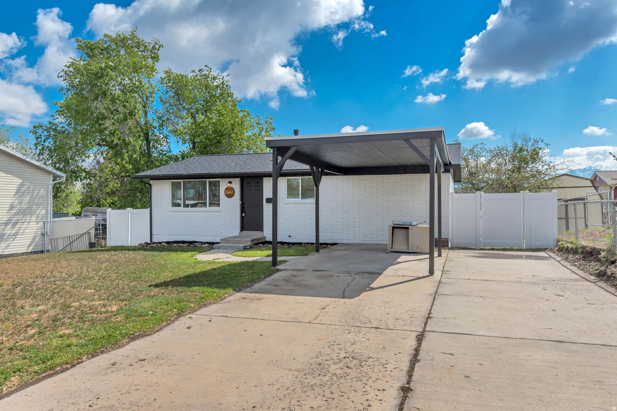 5643 S 4015 W, Taylorsville, UT 84129 — photo 1