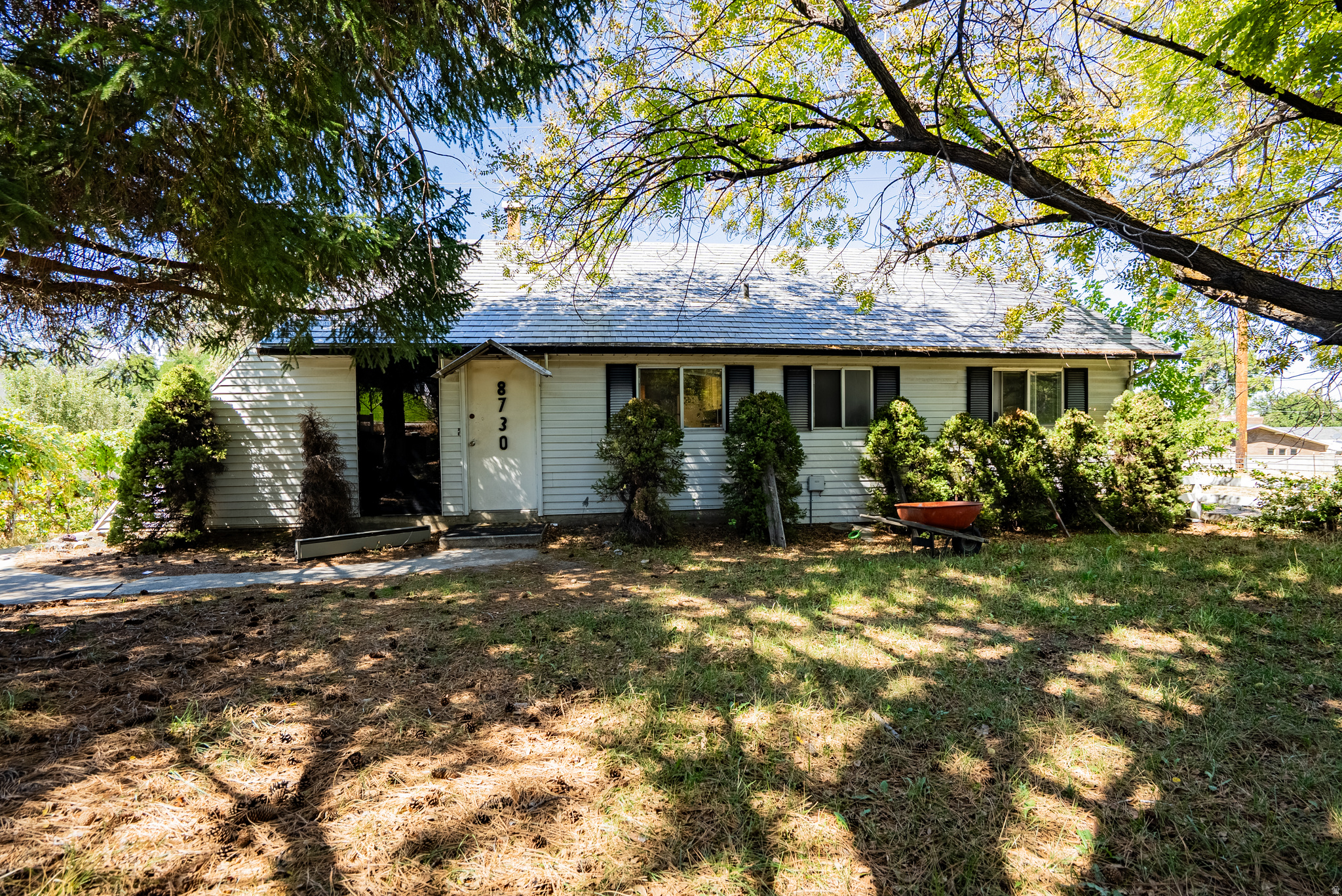8730 S HARVARD PARK DR