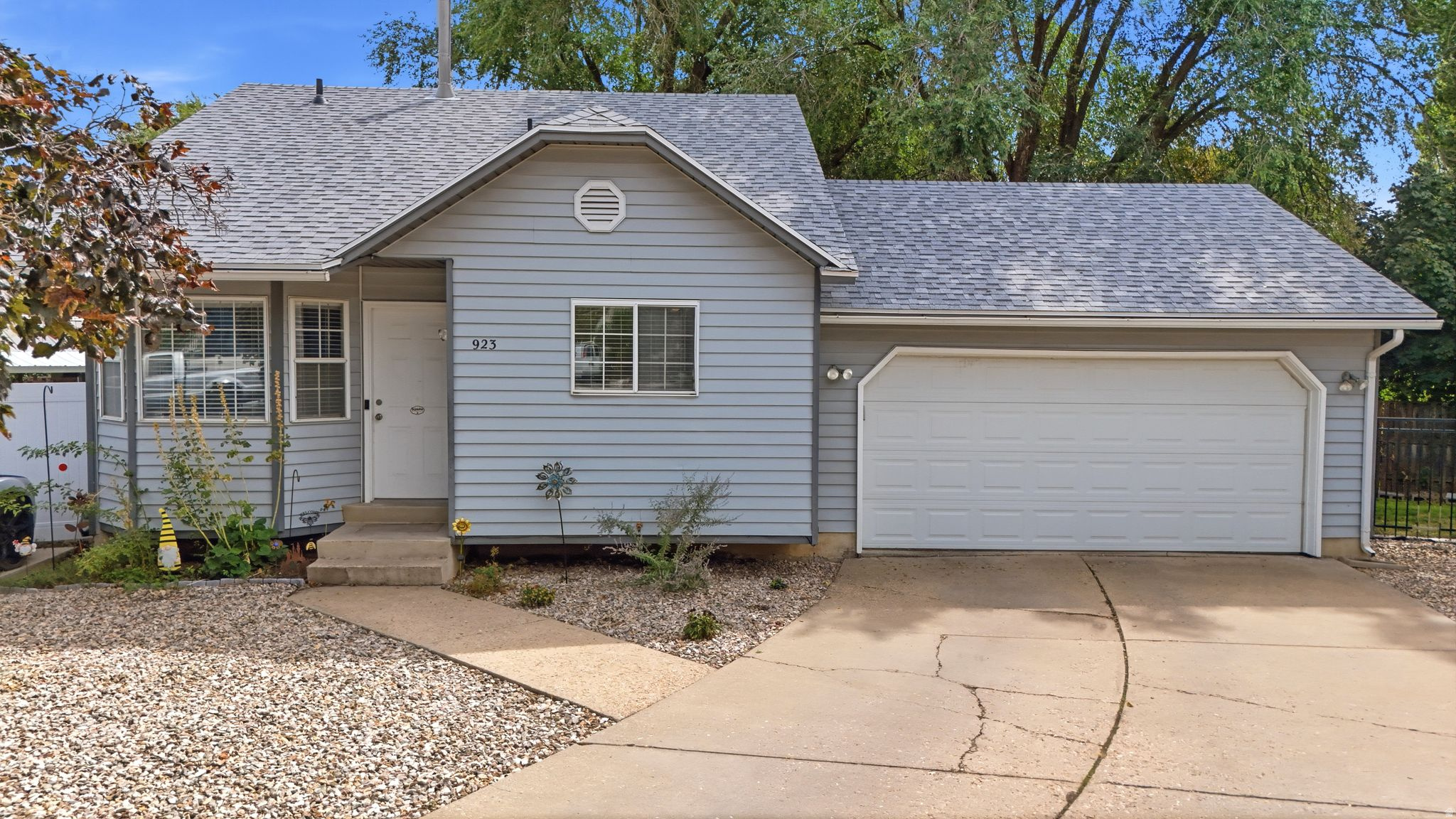 923 S BROOKSIDE CIR, Ogden, UT 84404 — photo 1