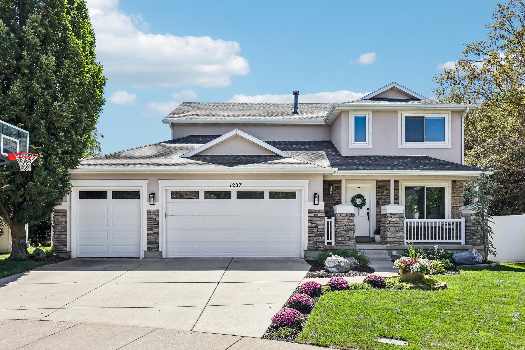 1207  PINEHURST CIR, Farmington, UT 84025 — photo 1