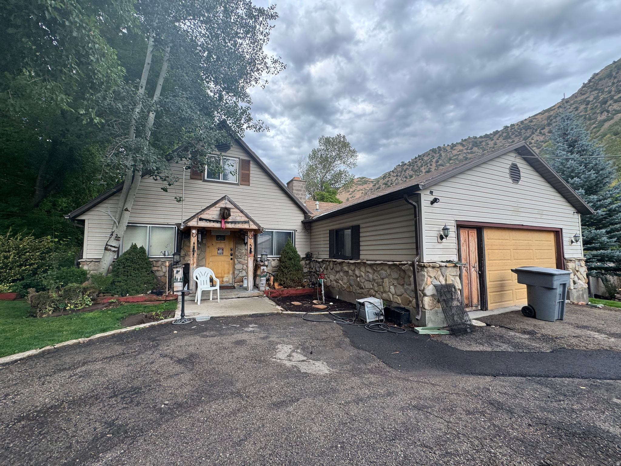 6633 E HOLIDAY HILLS RD, Springville, UT 84663 — photo 1