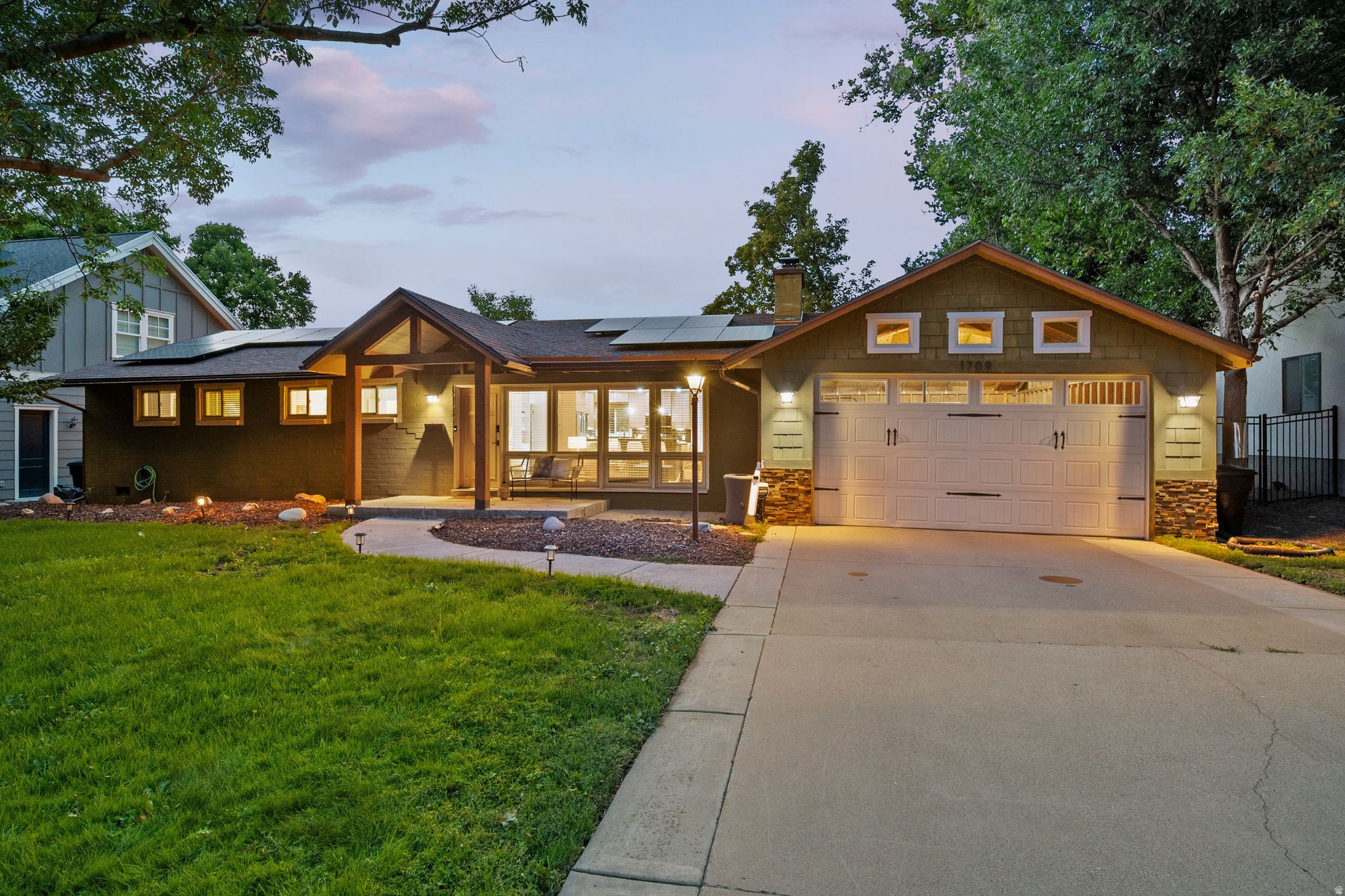 1709 E MEADOWMOOR RD, Holladay, UT 84117 — photo 1