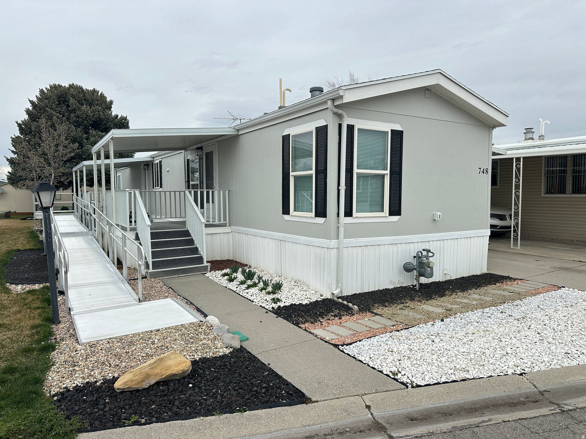 748 W MONTE BLANCO DR #10, Taylorsville, UT 84123 — photo 1