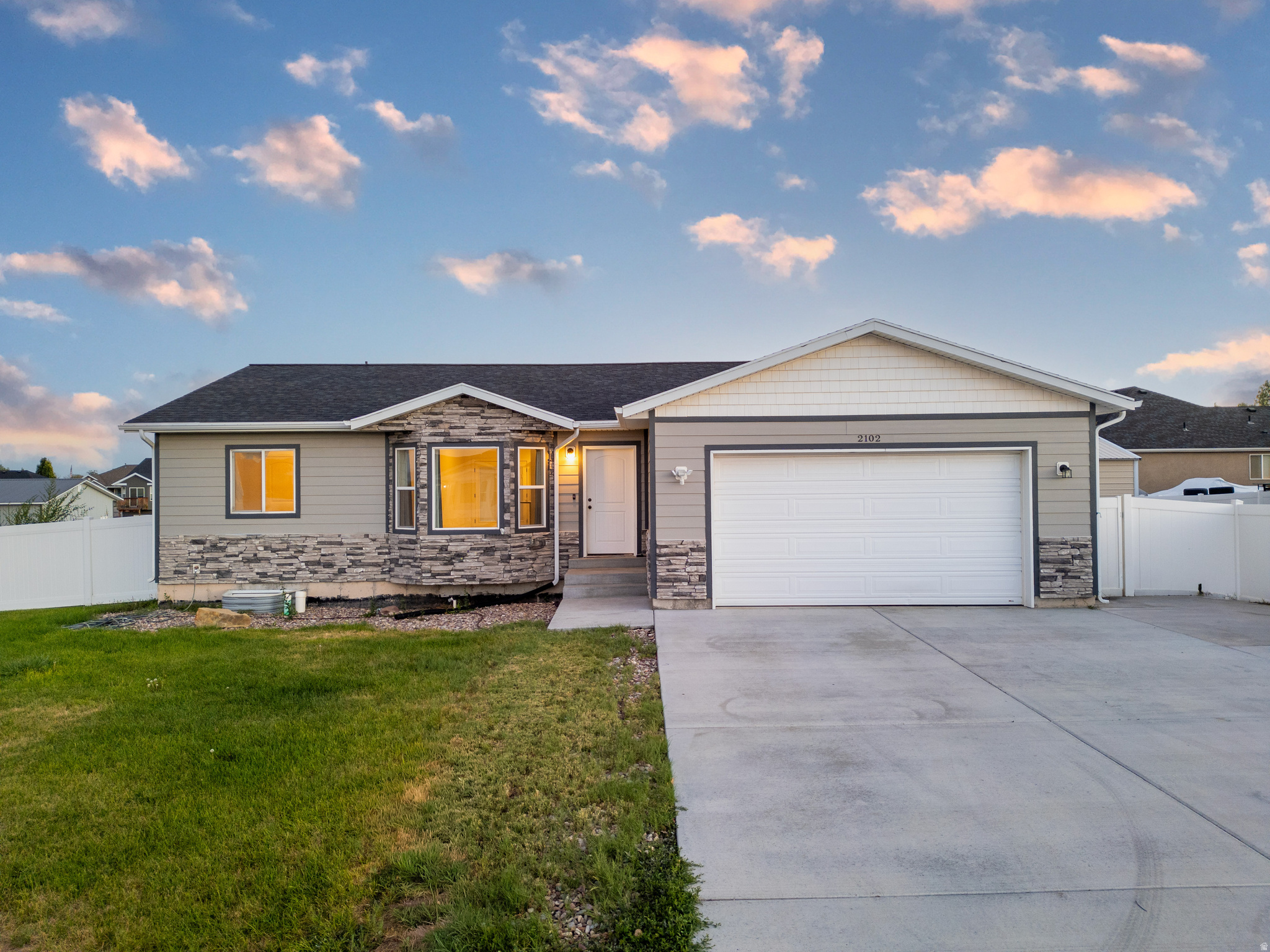 2102 E 1820 S, Vernal, UT 84078 — photo 1