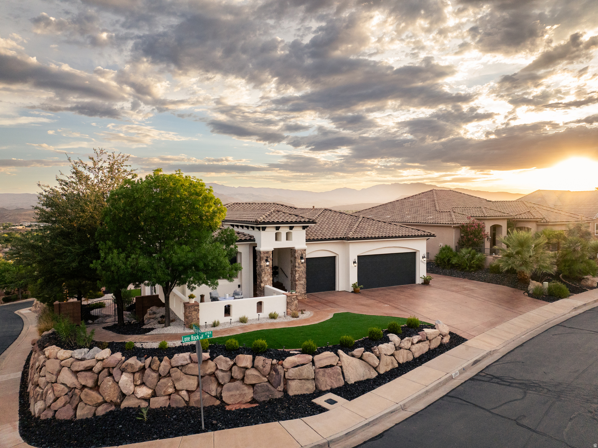 2093  N LONE ROCK DR, St. George, UT 84770 — photo 1