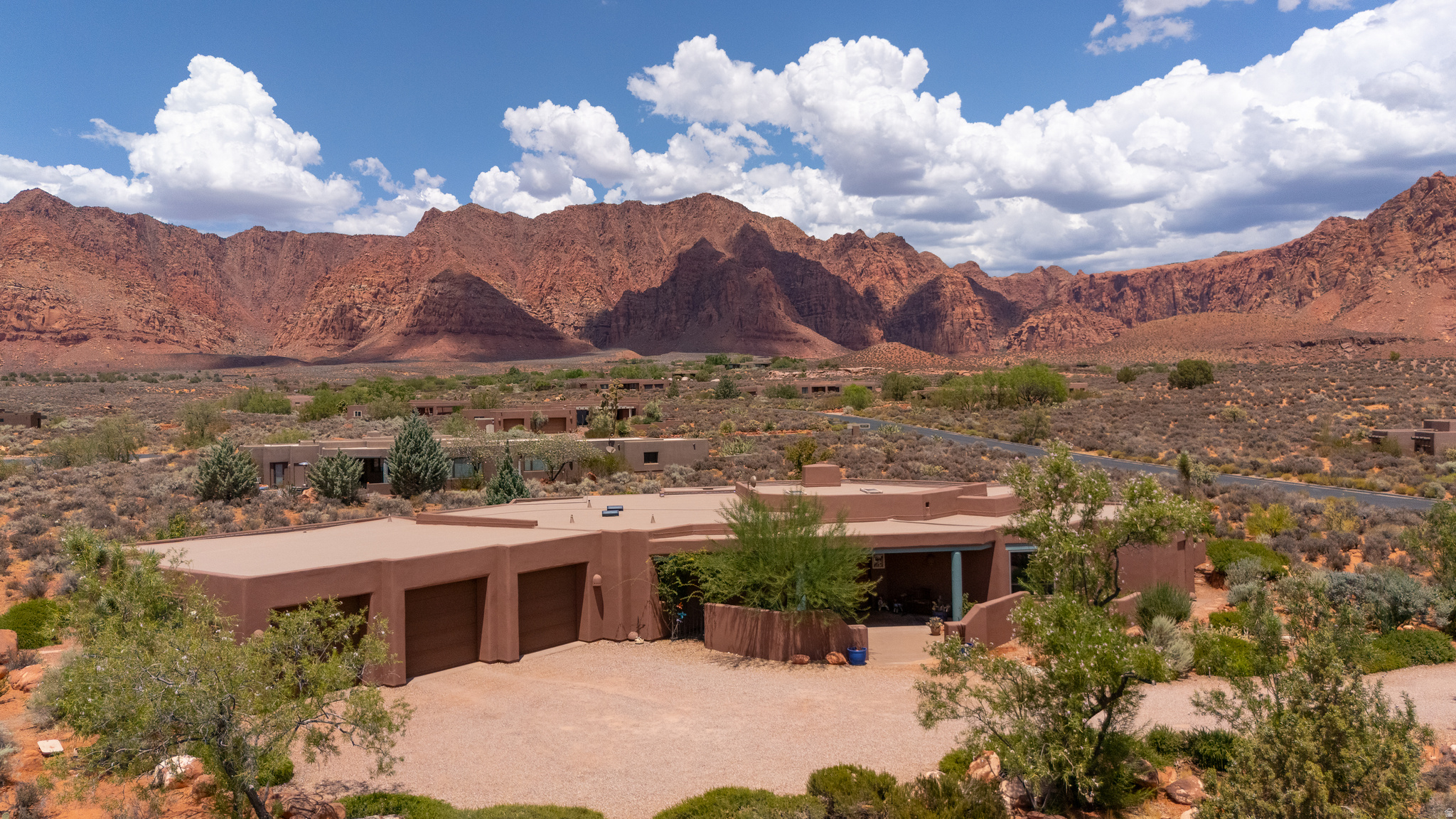 1215 N TUWEAP DR, Ivins, UT 84738 — photo 1