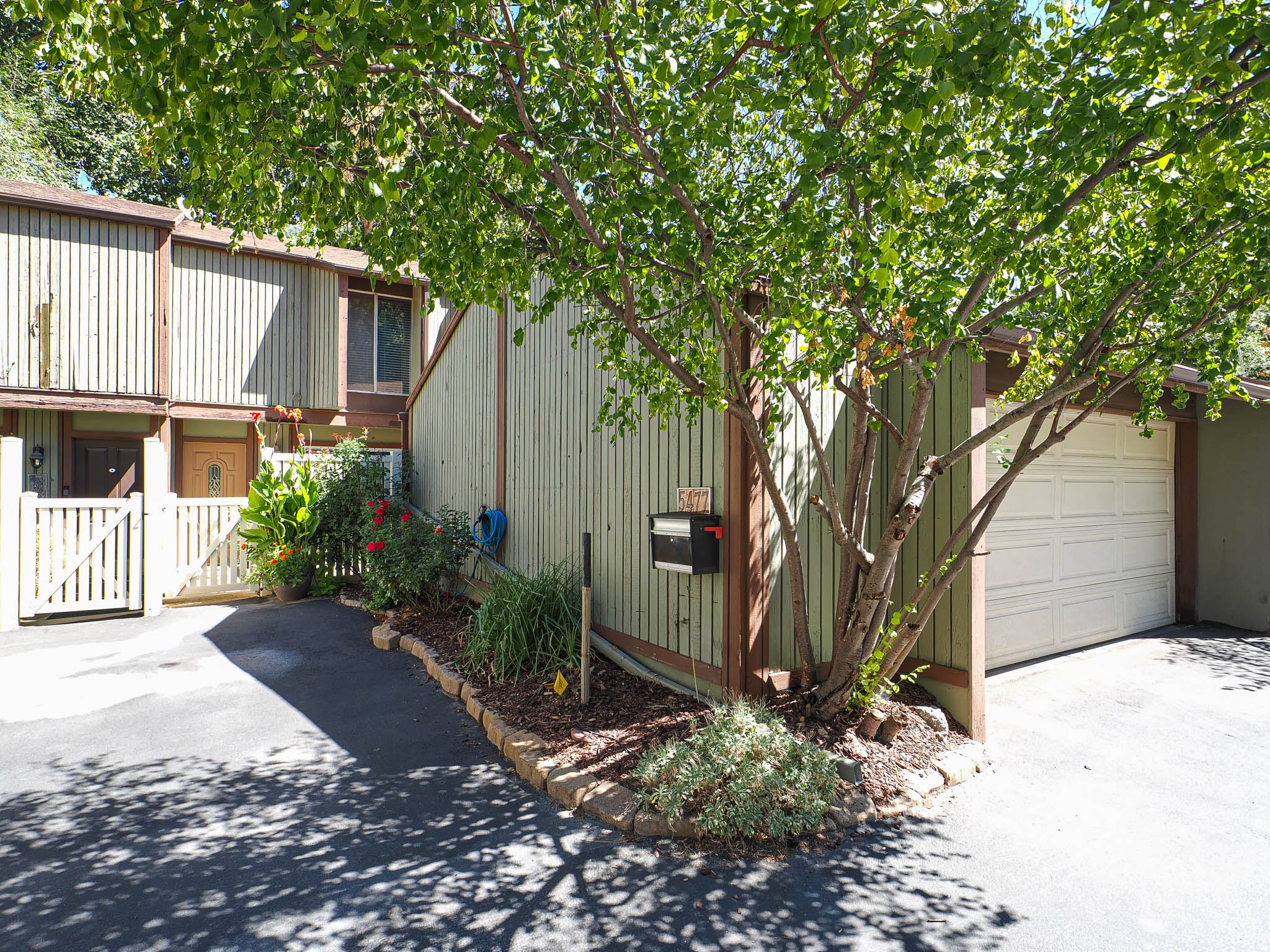5477 S WILLOW LN, Murray, UT 84107 — photo 1