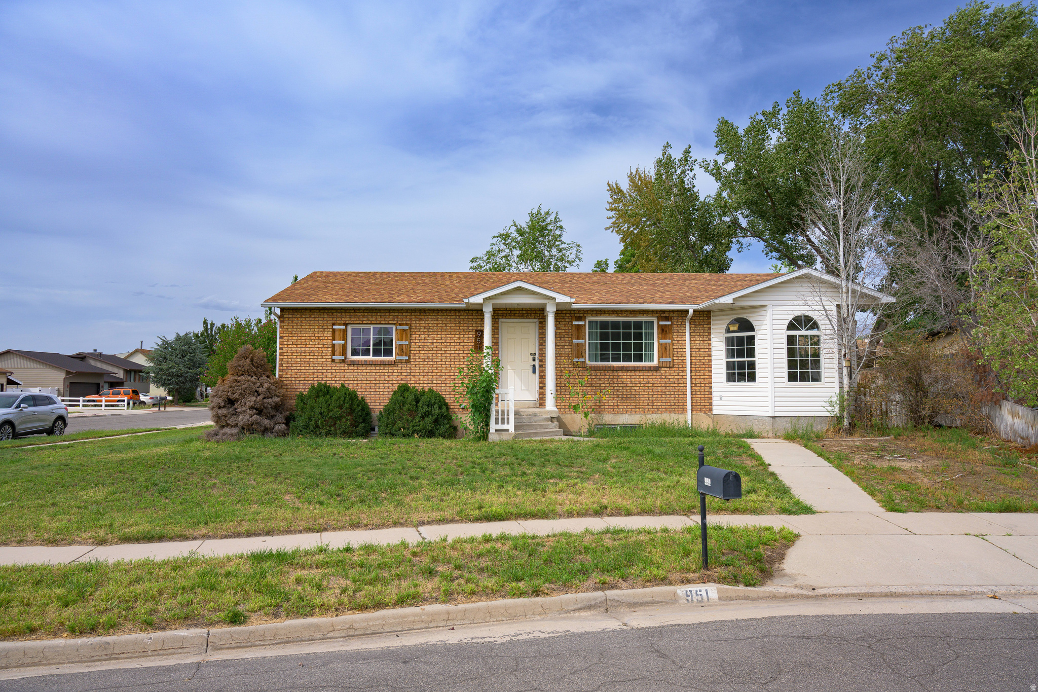 951 E SOUTH FORK CIR, Sandy, UT 84094 — photo 1